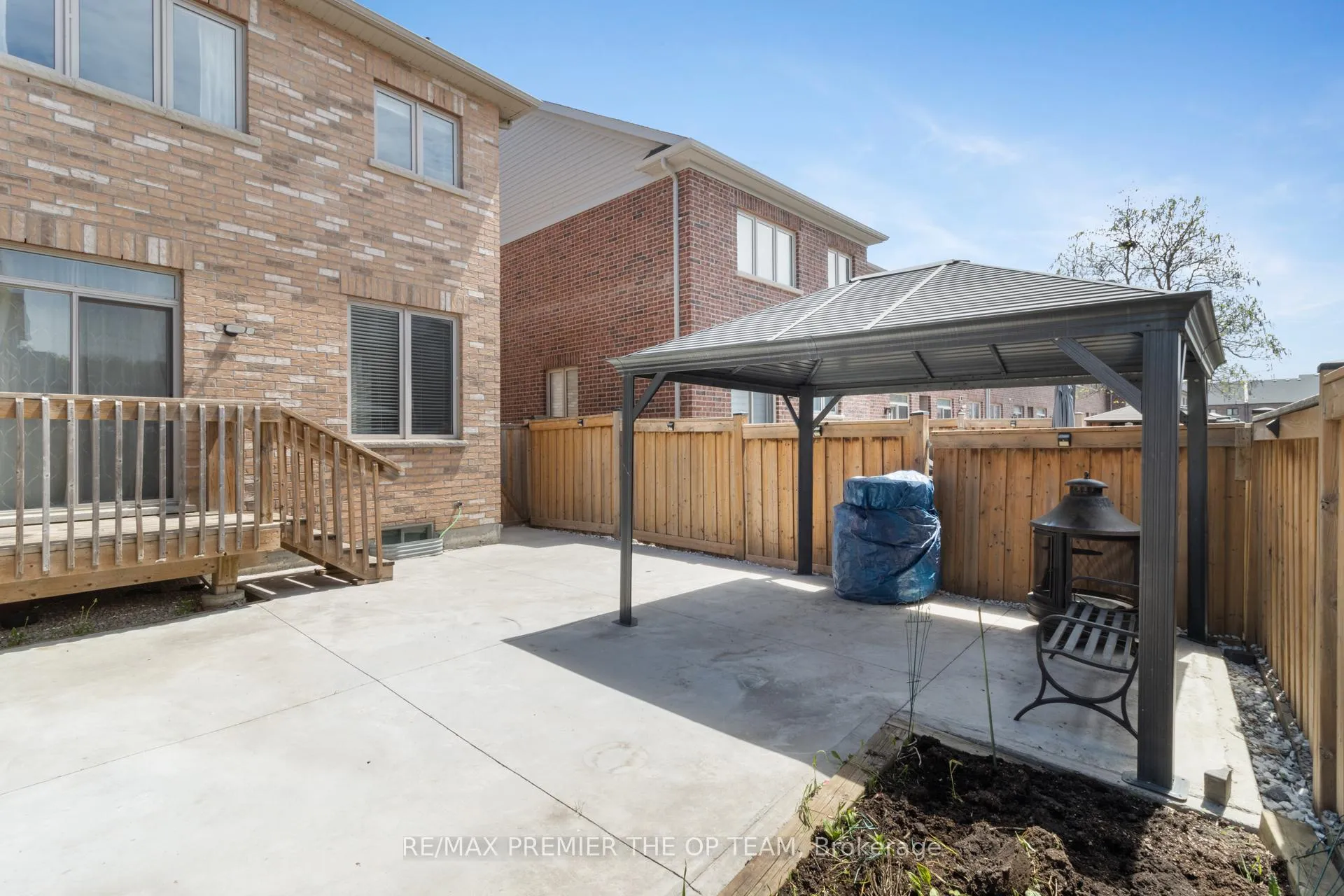 Photo 50 of 17 True Blue Crescent, Caledon, Bolton East — HOMEH