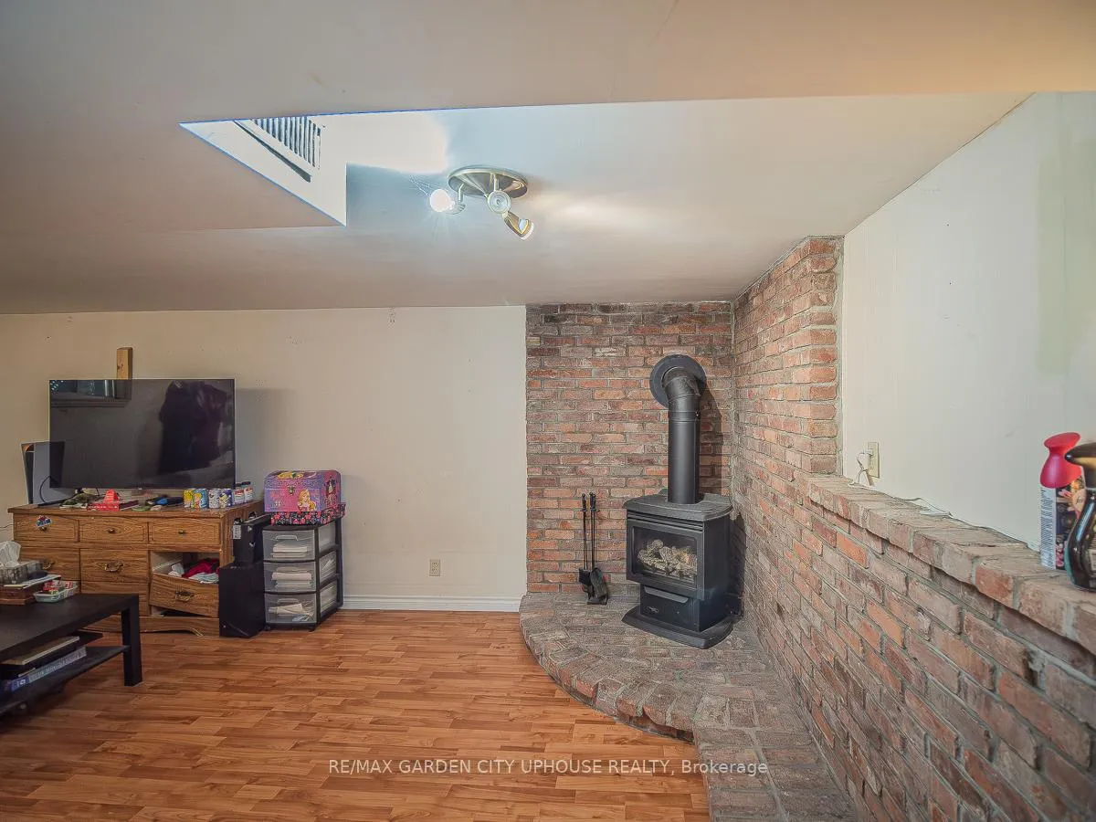 Photo 11 of 14 Spruce Street, St. Catharines, Downtown — HOMEH