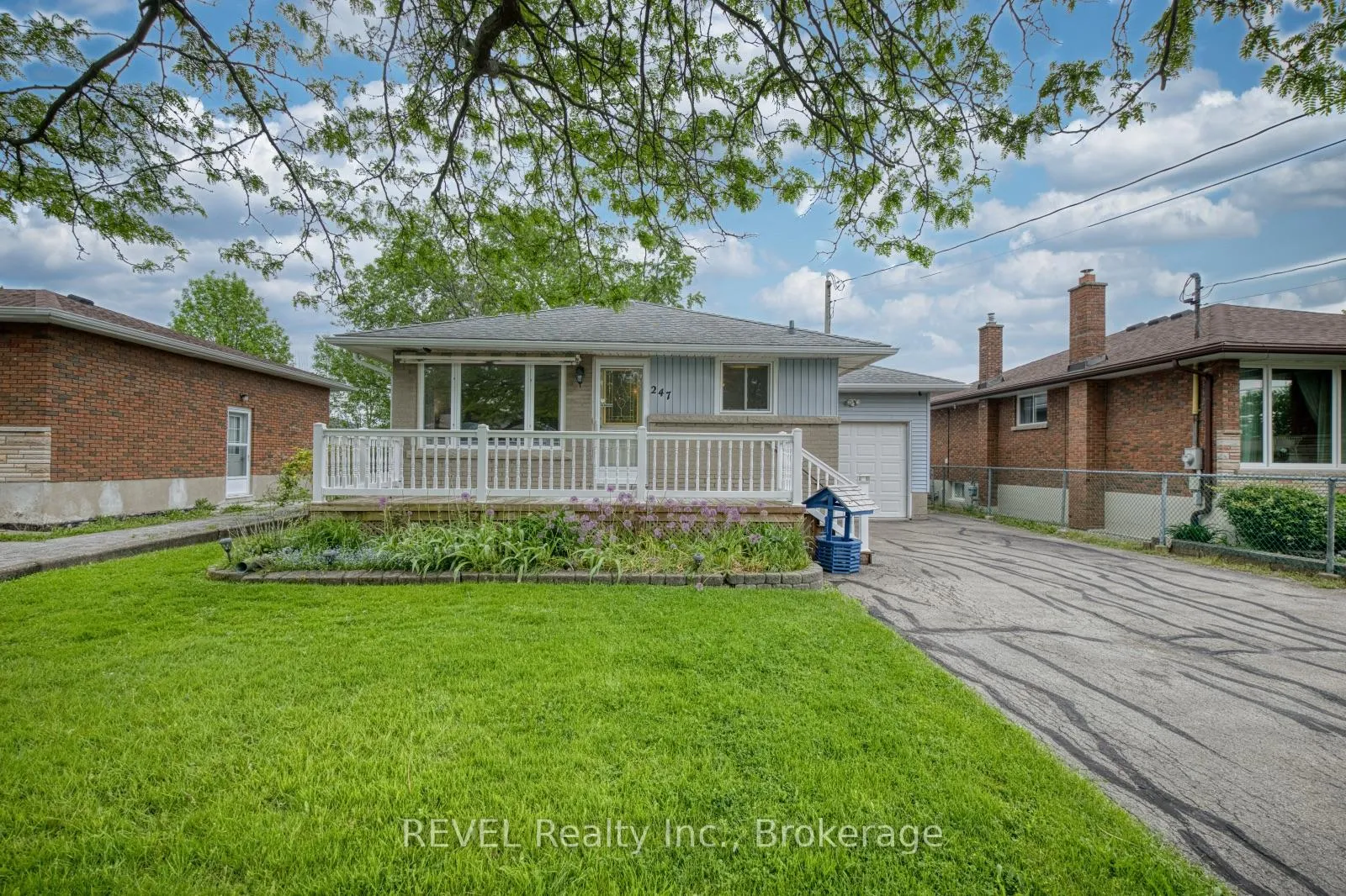 Photo 2 of 247 Kilgour Avenue, Welland, Broadway — HOMEH