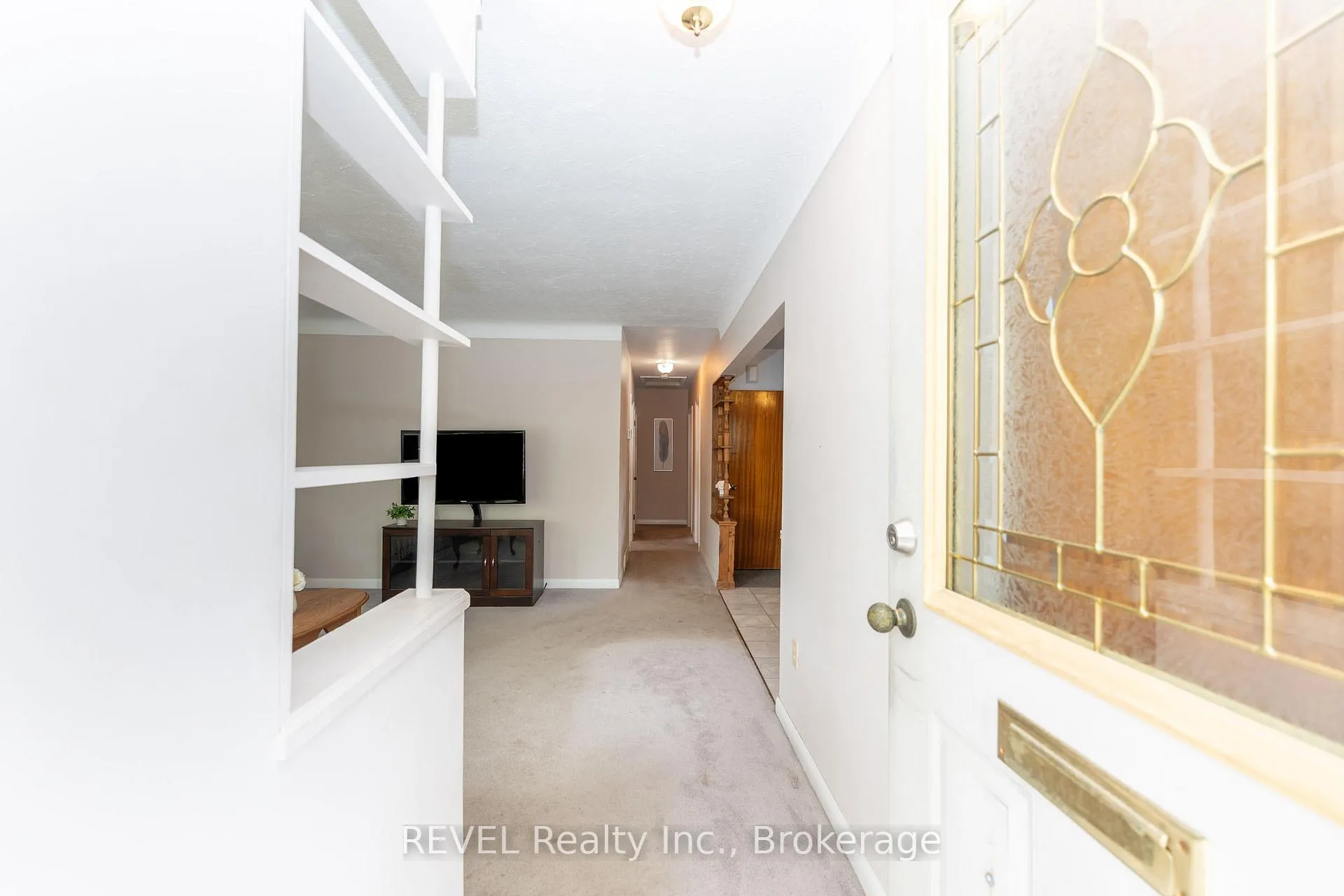 Photo 6 of 247 Kilgour Avenue, Welland, Broadway — HOMEH