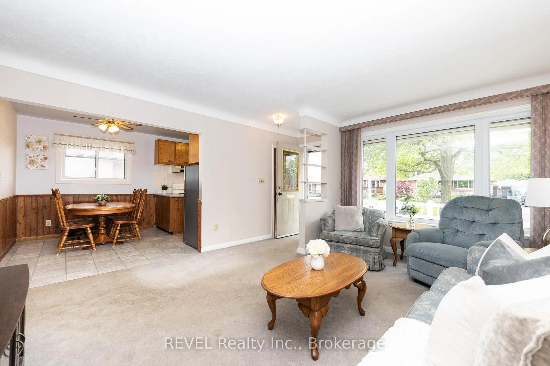 Photo 10 of 247 Kilgour Avenue, Welland, Broadway — HOMEH