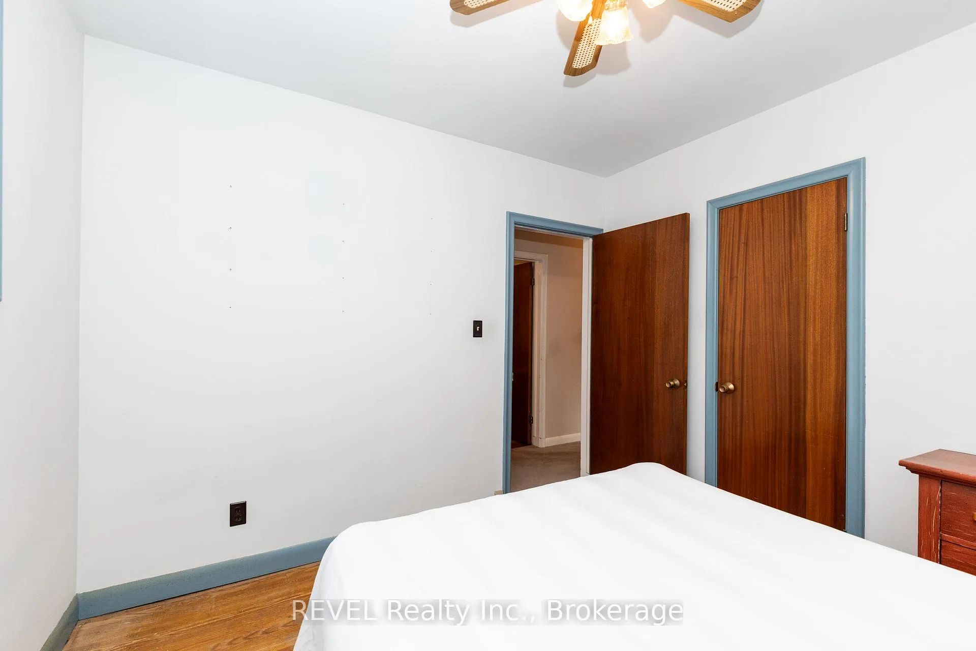 Photo 22 of 247 Kilgour Avenue, Welland, Broadway — HOMEH