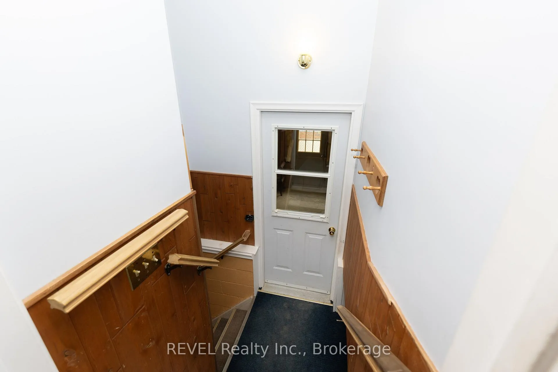 Photo 26 of 247 Kilgour Avenue, Welland, Broadway — HOMEH