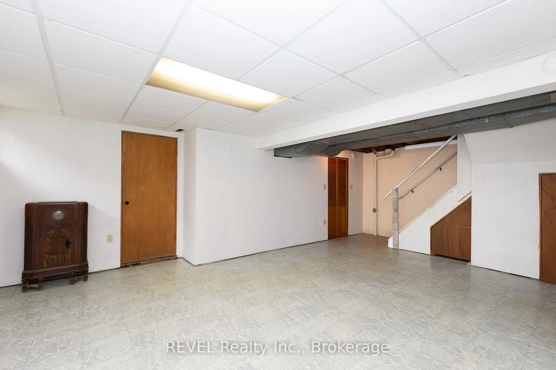 Photo 30 of 247 Kilgour Avenue, Welland, Broadway — HOMEH