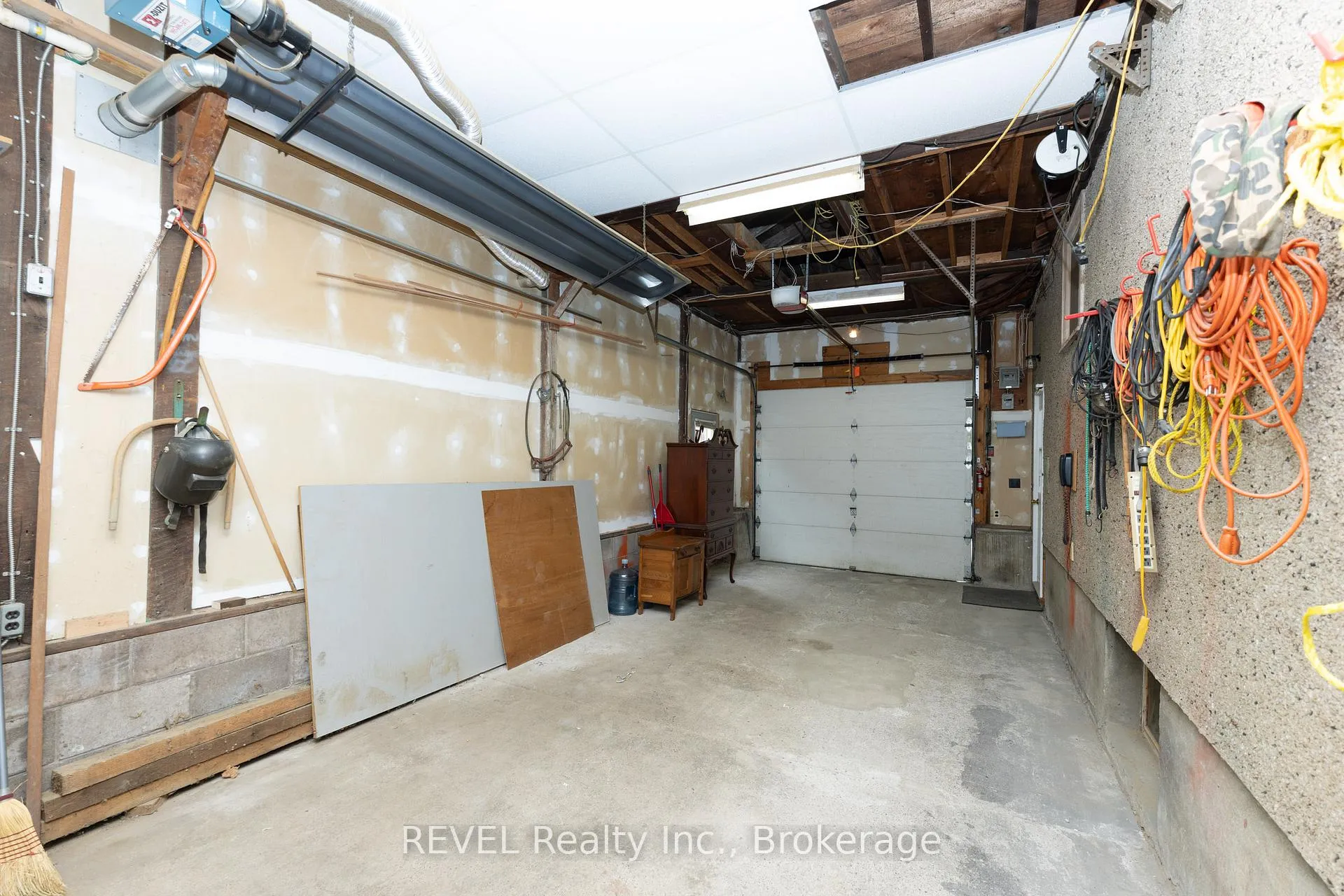 Photo 31 of 247 Kilgour Avenue, Welland, Broadway — HOMEH