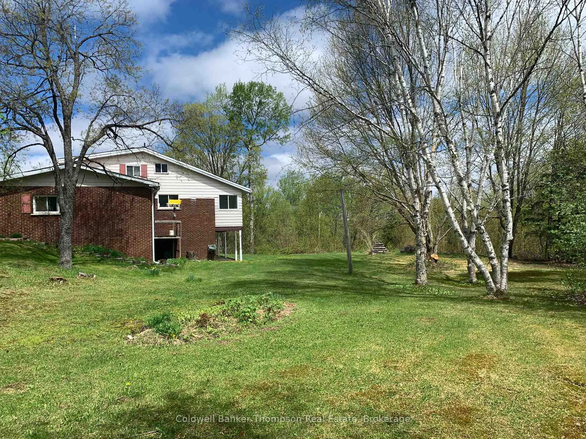 Photo 4 of 79 Oakridge Drive, Strong — HOMEH