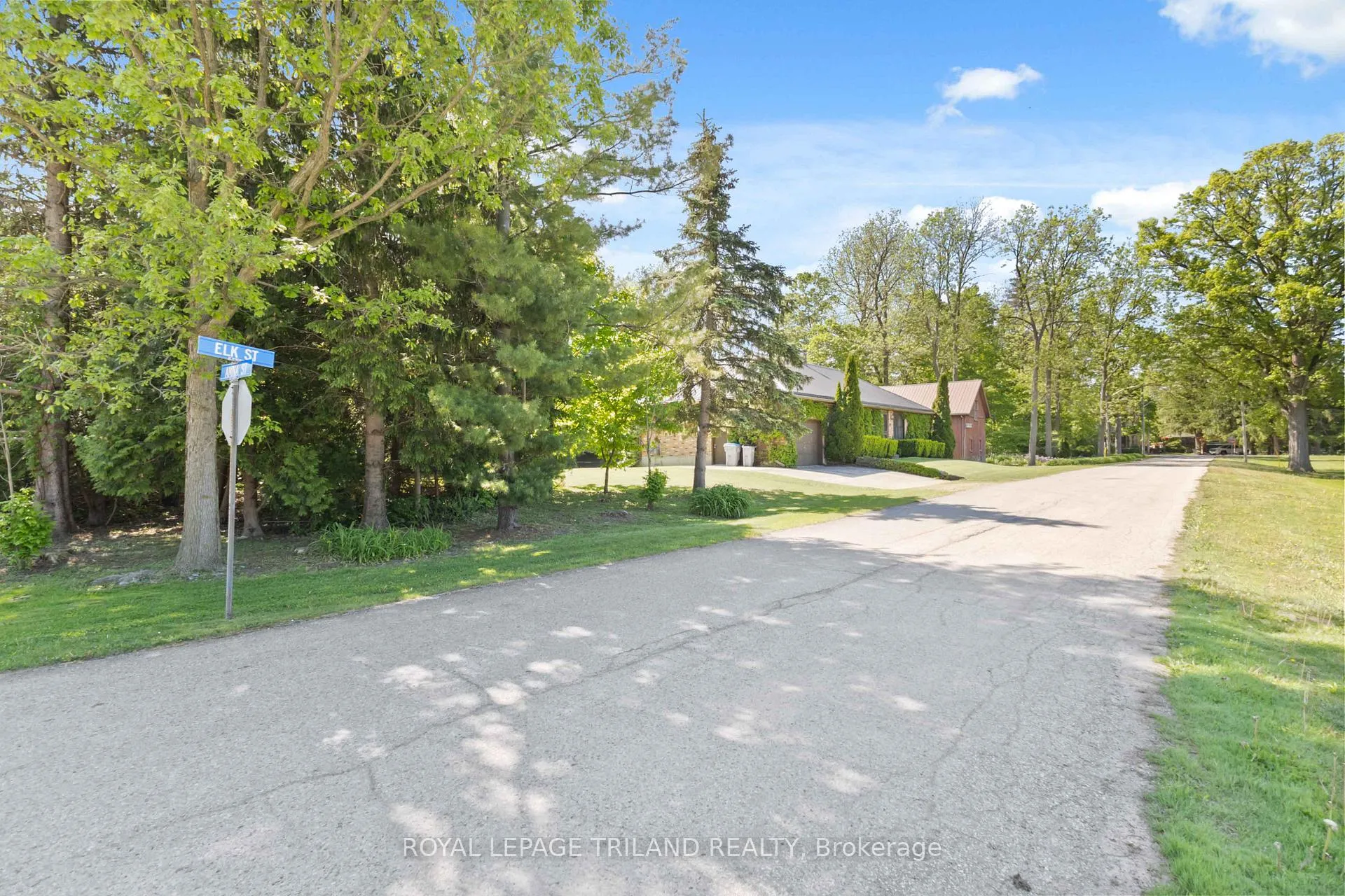 Photo 3 of 271 Anna Street, North Middlesex, Parkhill — HOMEH