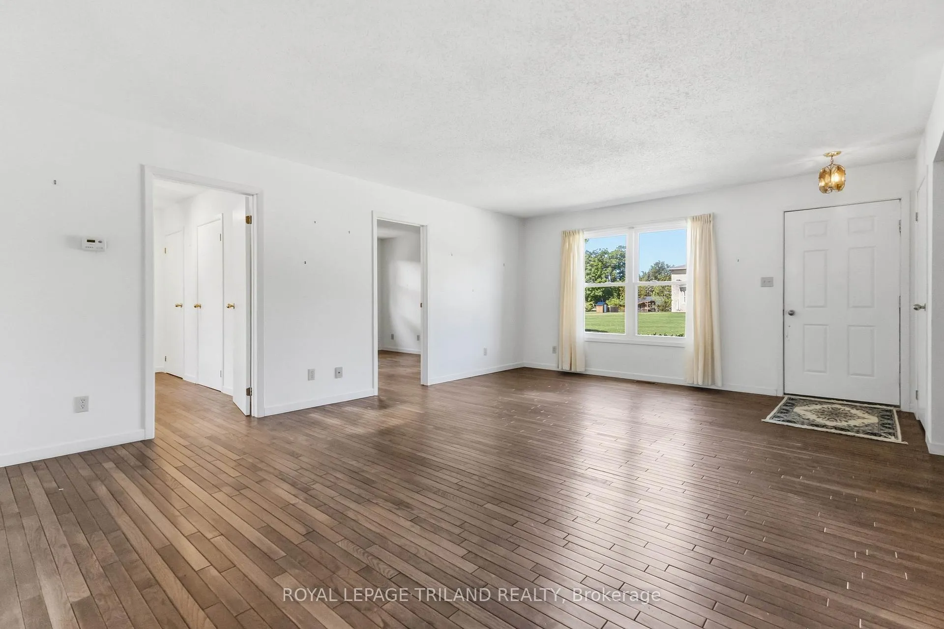 Photo 7 of 271 Anna Street, North Middlesex, Parkhill — HOMEH