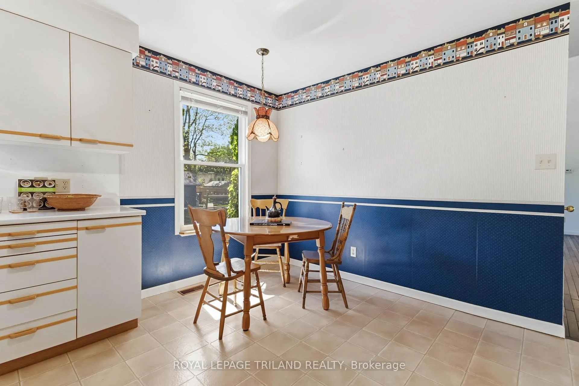 Photo 17 of 271 Anna Street, North Middlesex, Parkhill — HOMEH