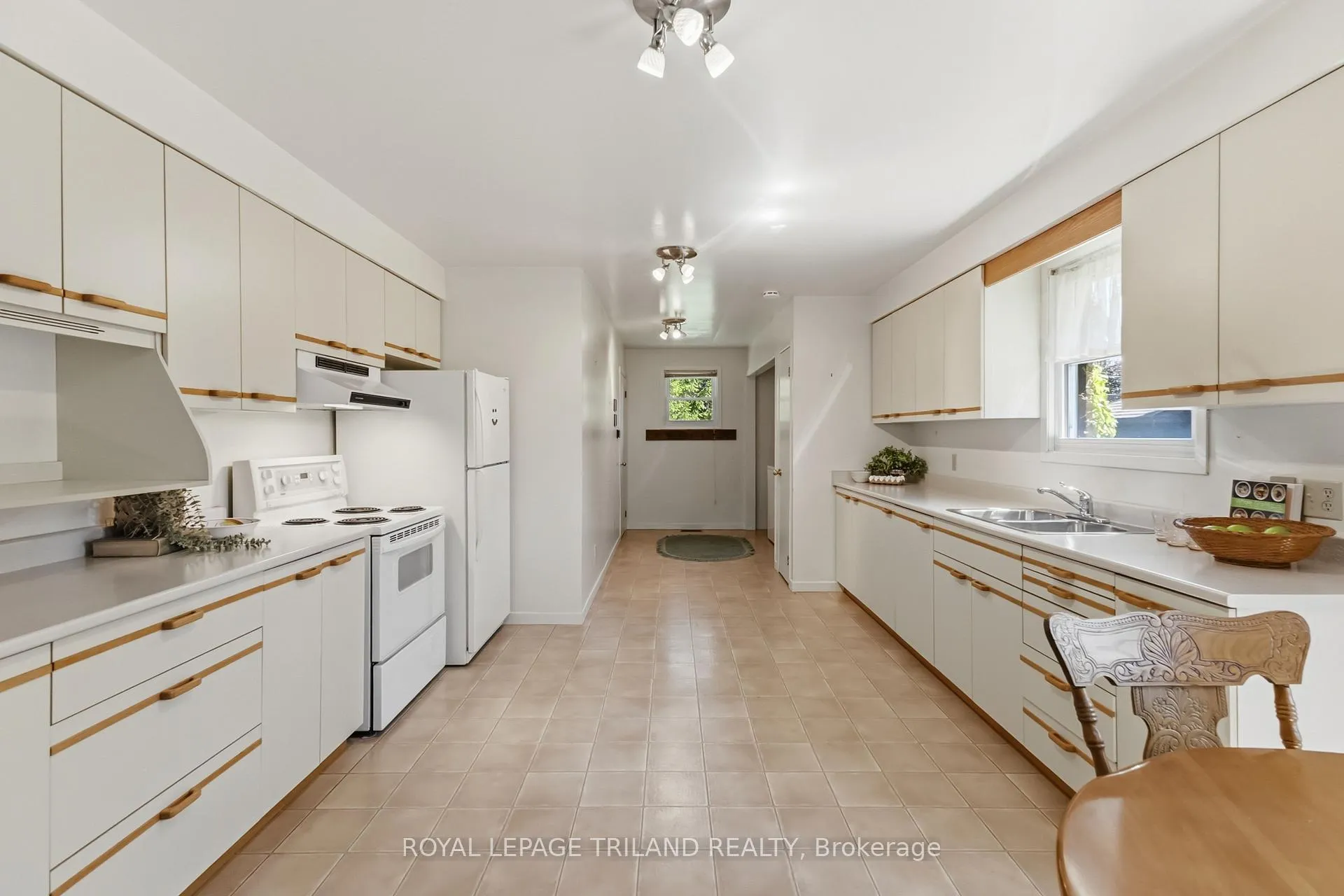 Photo 19 of 271 Anna Street, North Middlesex, Parkhill — HOMEH