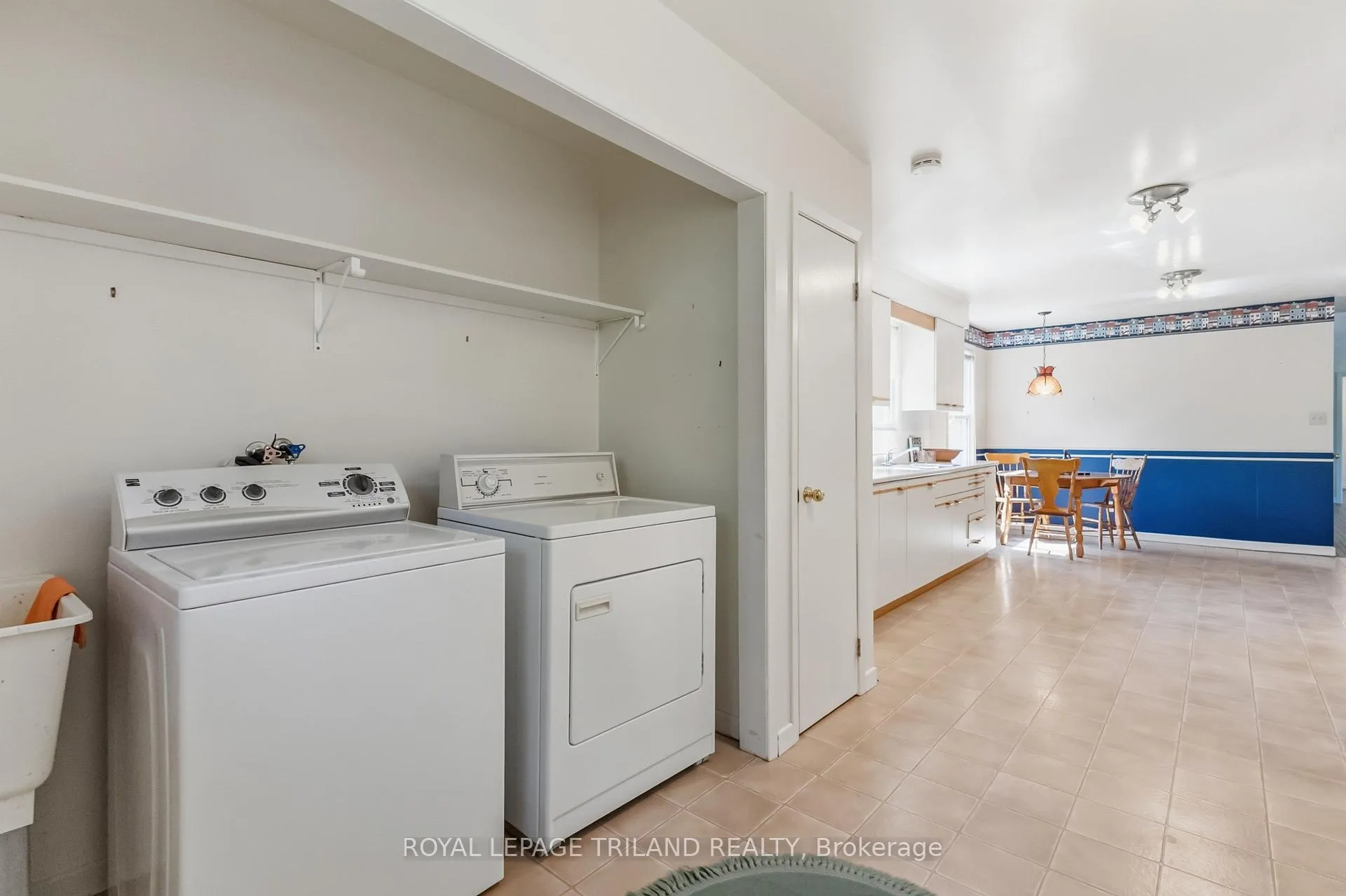 Photo 22 of 271 Anna Street, North Middlesex, Parkhill — HOMEH