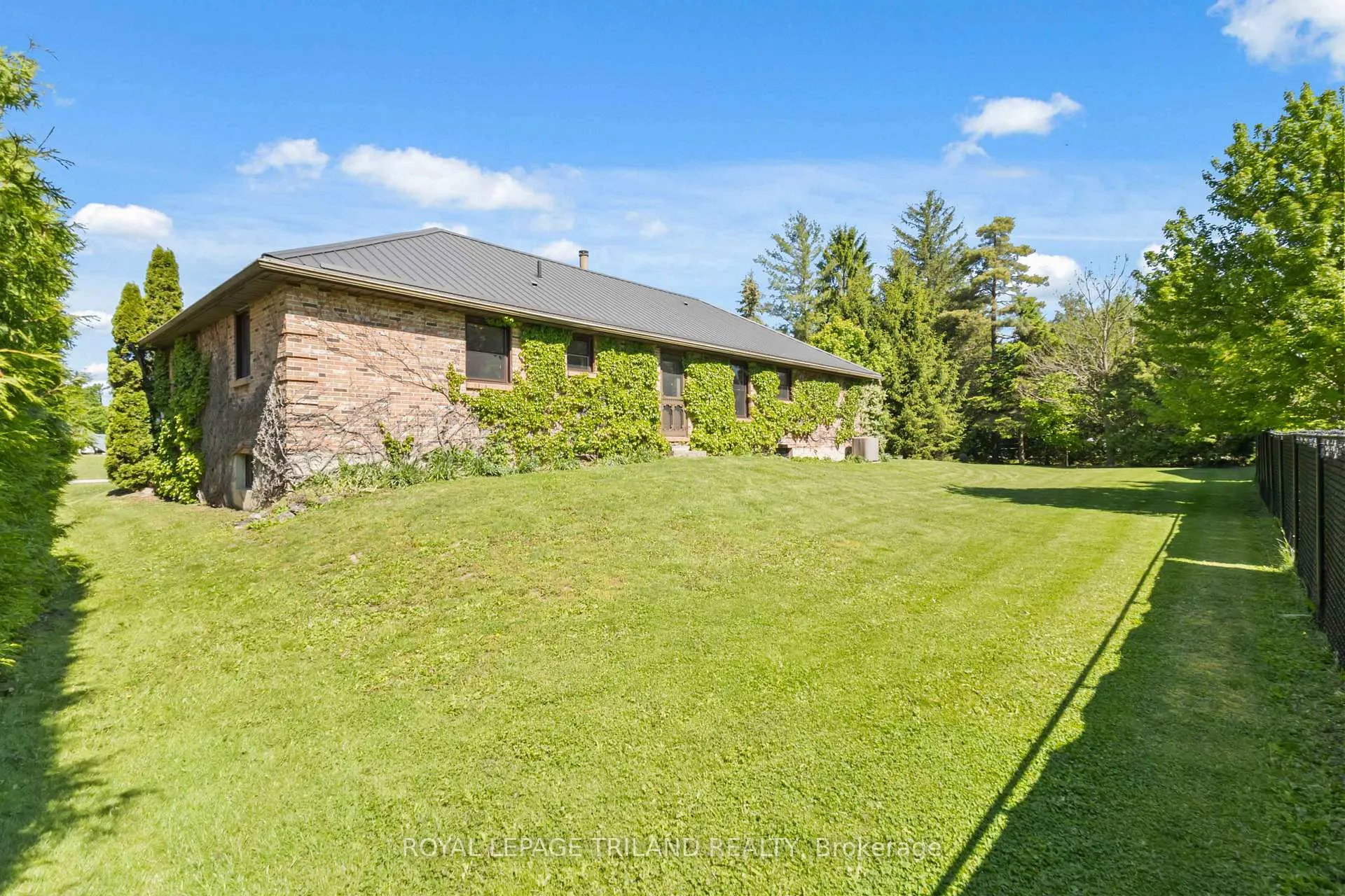Photo 46 of 271 Anna Street, North Middlesex, Parkhill — HOMEH