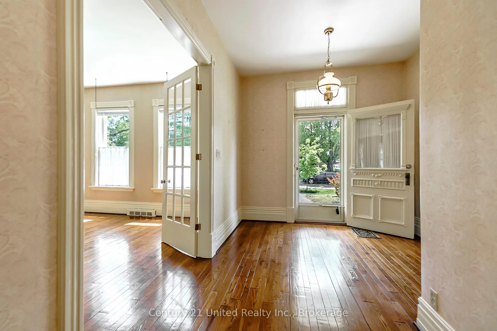 Photo 4 of 232 Bennet Street, Peterborough, Northcrest Ward 5 — HOMEH