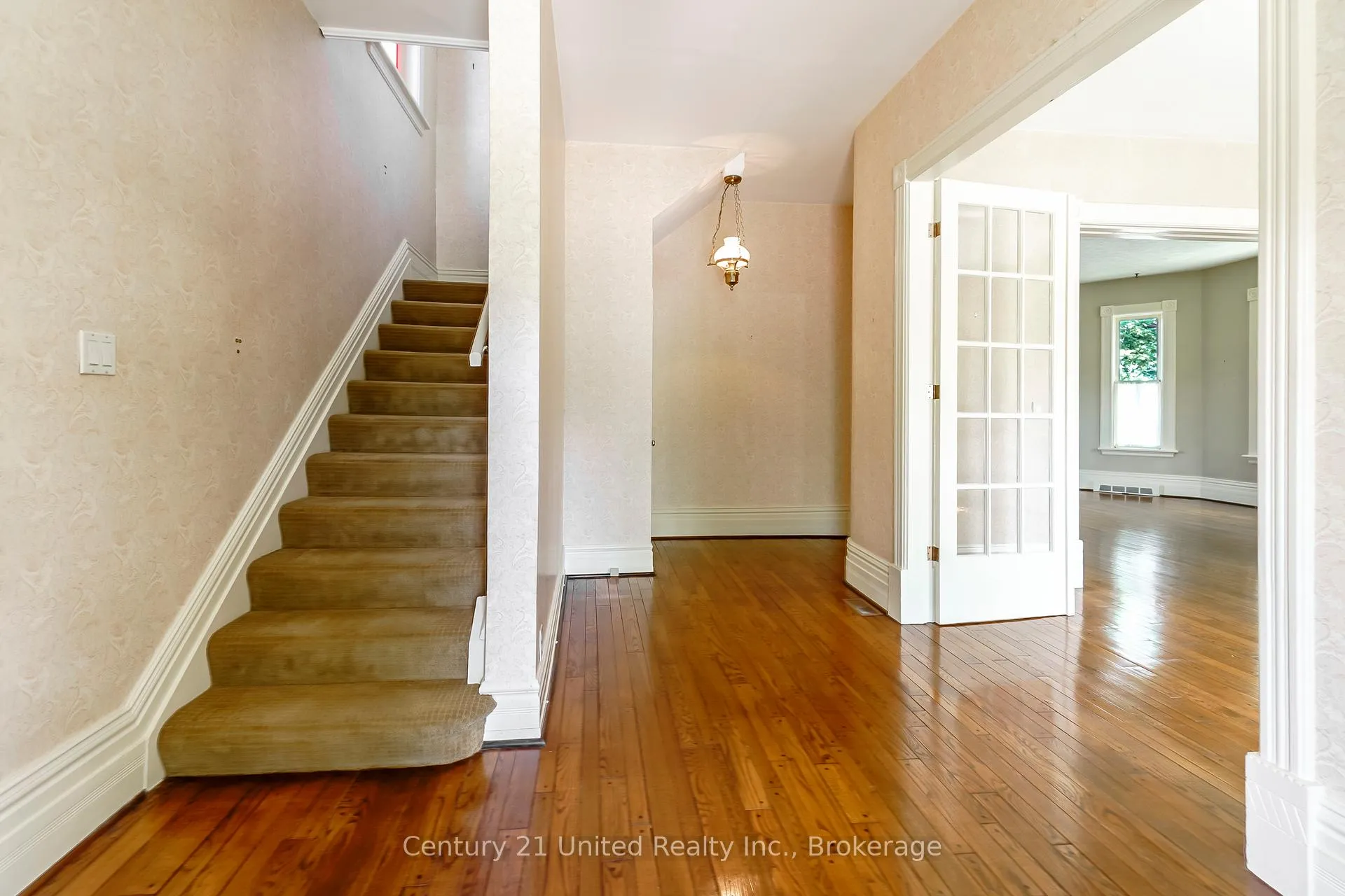 Photo 5 of 232 Bennet Street, Peterborough, Northcrest Ward 5 — HOMEH
