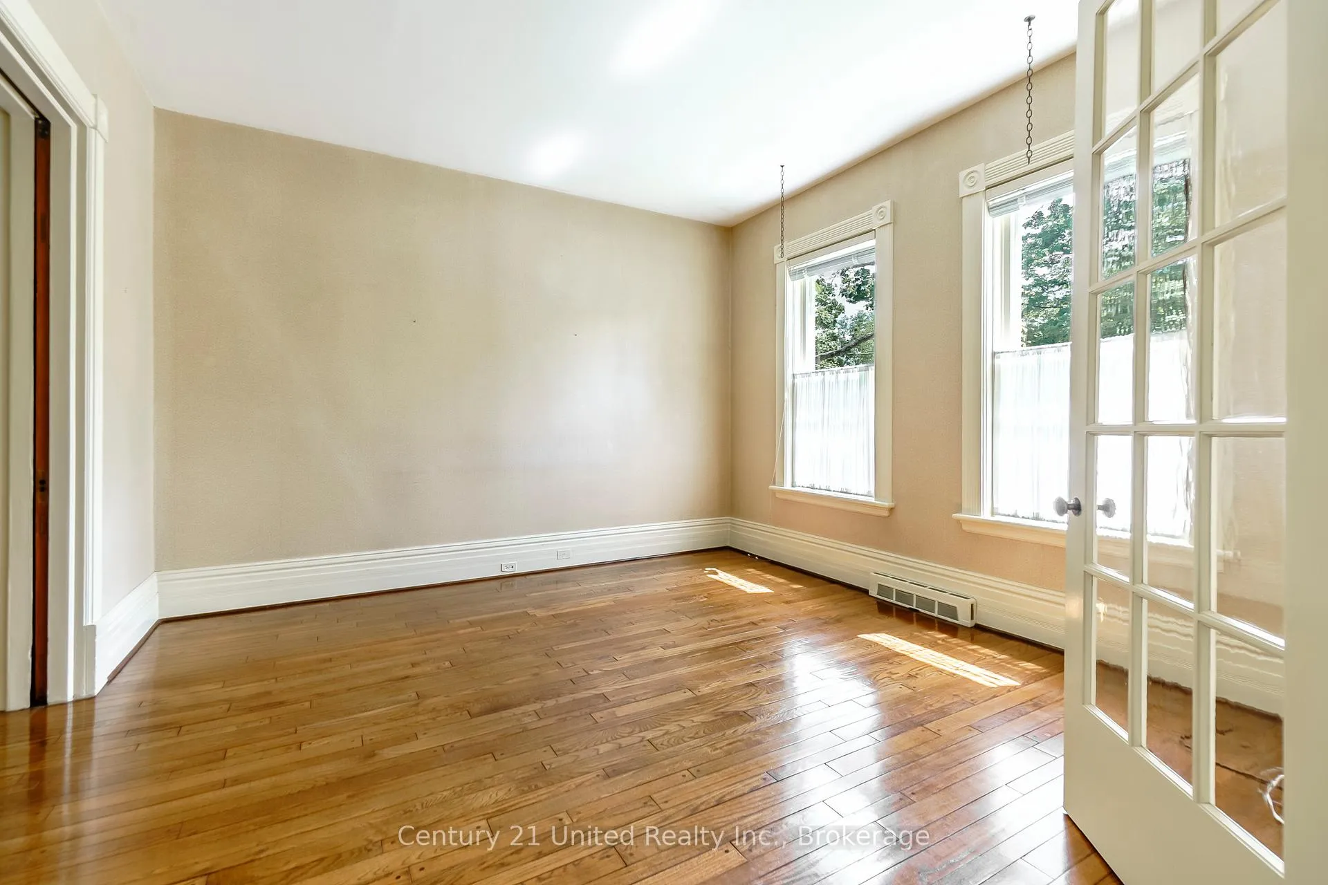 Photo 9 of 232 Bennet Street, Peterborough, Northcrest Ward 5 — HOMEH