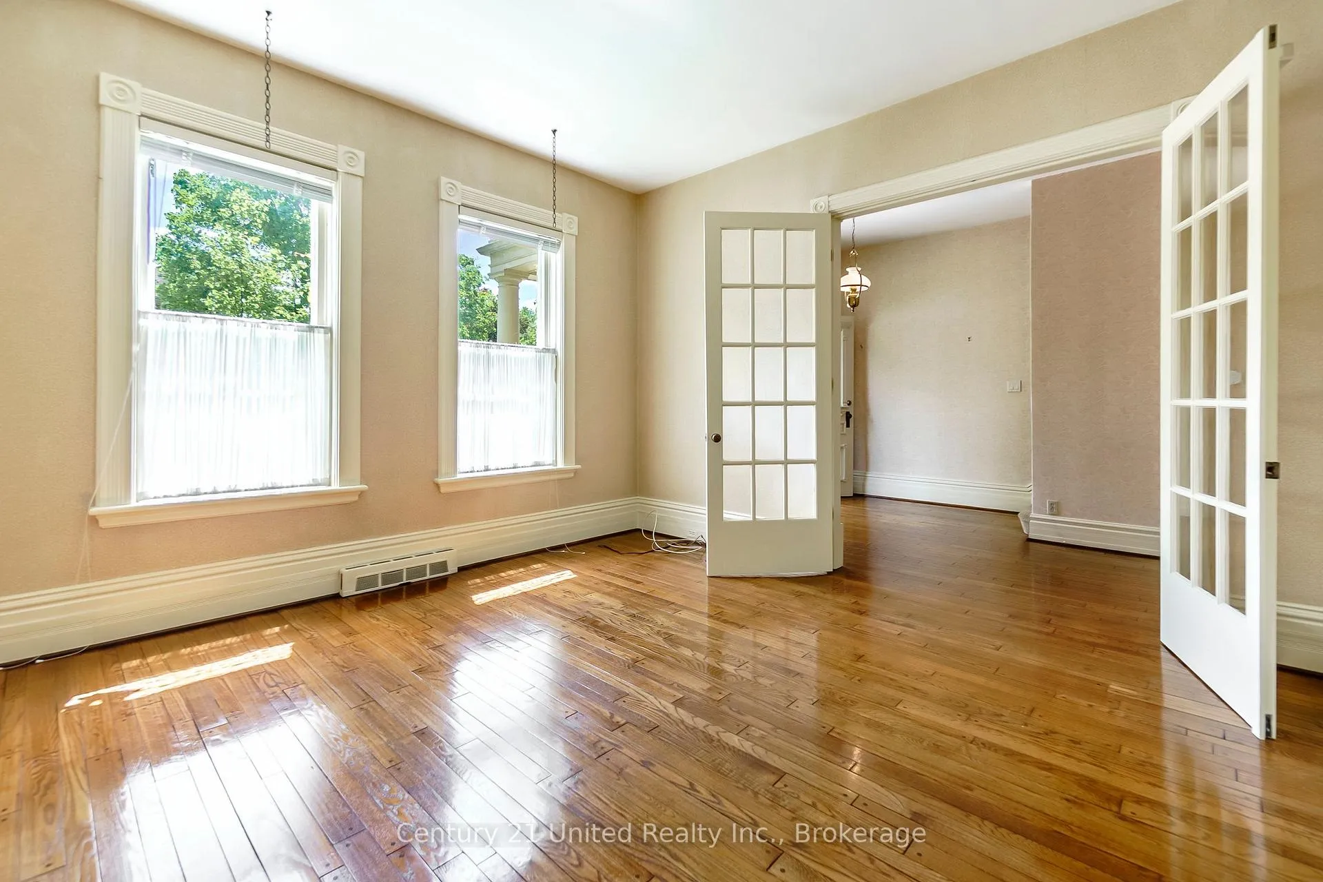 Photo 11 of 232 Bennet Street, Peterborough, Northcrest Ward 5 — HOMEH