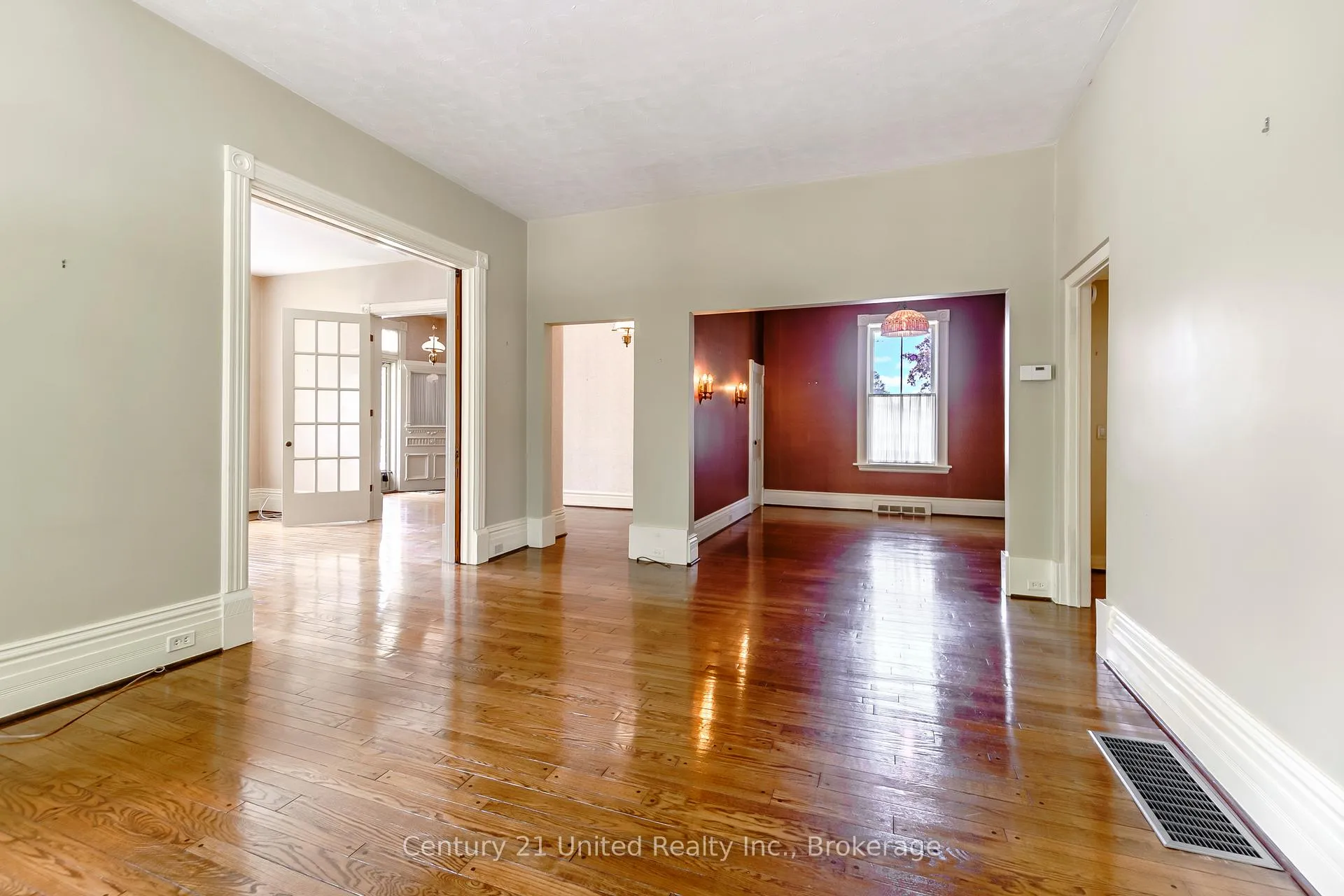 Photo 16 of 232 Bennet Street, Peterborough, Northcrest Ward 5 — HOMEH