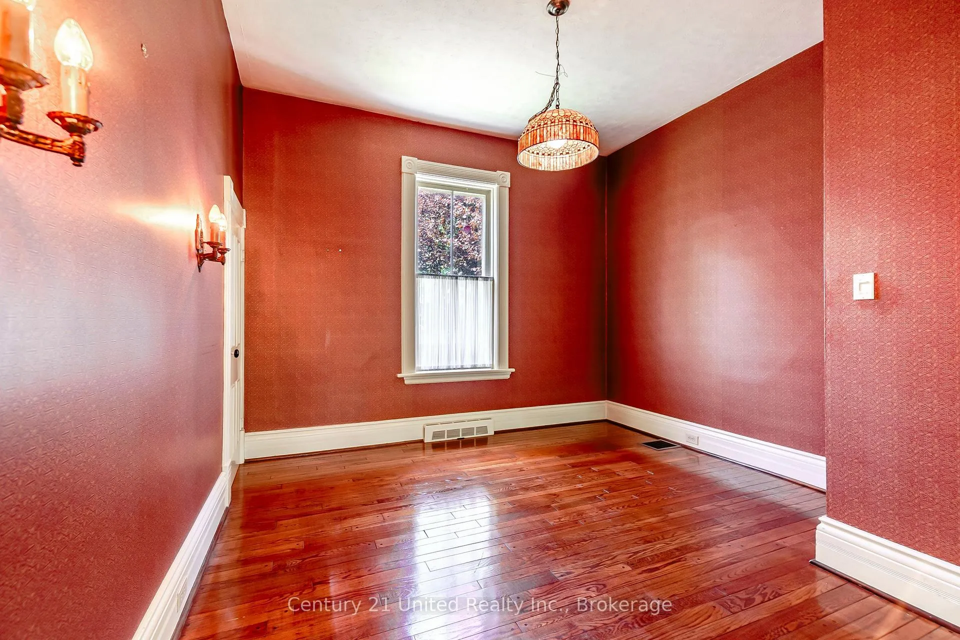 Photo 17 of 232 Bennet Street, Peterborough, Northcrest Ward 5 — HOMEH