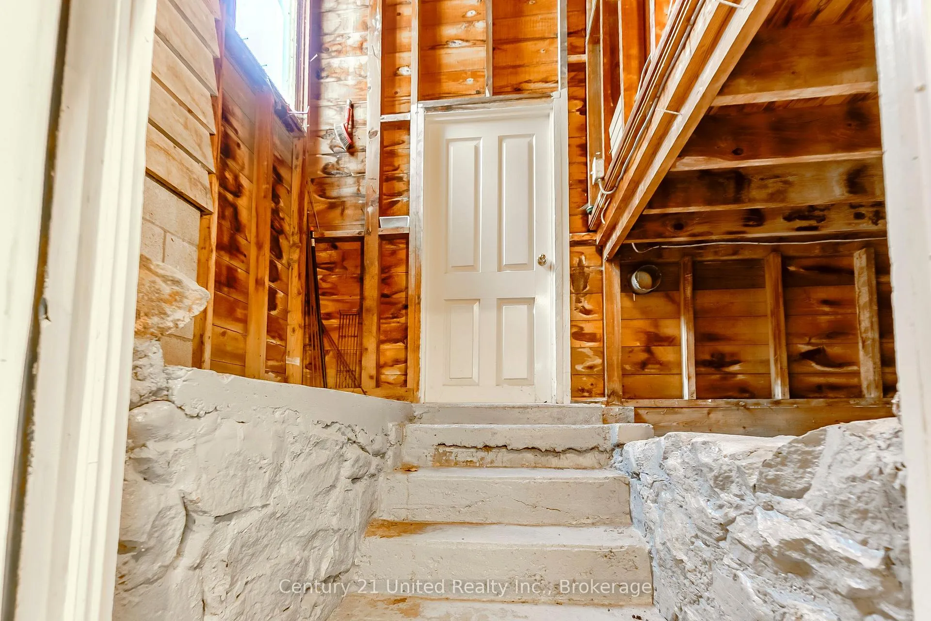 Photo 44 of 232 Bennet Street, Peterborough, Northcrest Ward 5 — HOMEH