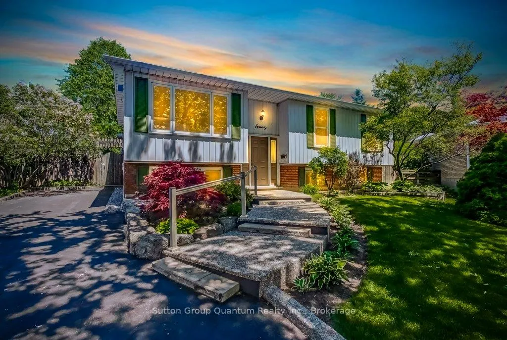 Photo 1 of 70 Graystone Drive, Hamilton, Gilkson — HOMEH
