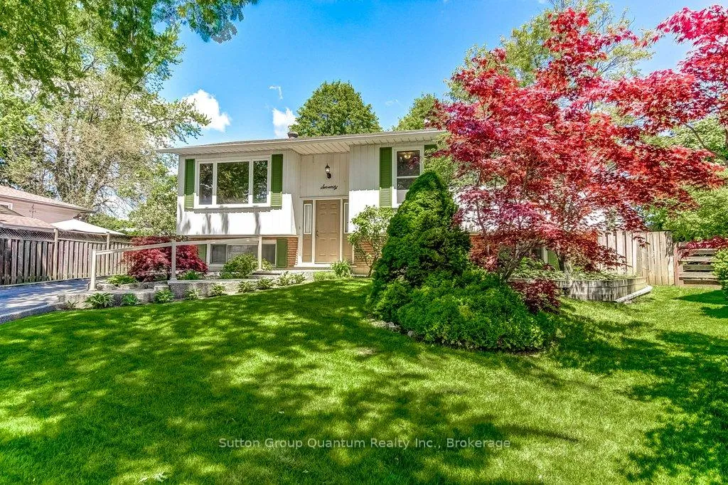 Photo 3 of 70 Graystone Drive, Hamilton, Gilkson — HOMEH