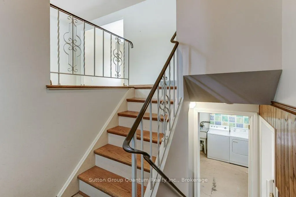 Photo 7 of 70 Graystone Drive, Hamilton, Gilkson — HOMEH