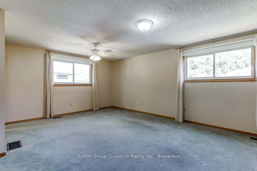 Photo 24 of 70 Graystone Drive, Hamilton, Gilkson — HOMEH