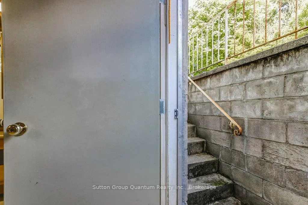 Photo 39 of 70 Graystone Drive, Hamilton, Gilkson — HOMEH