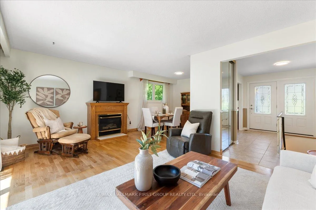 Photo 6 of 104 Marwin Road, Ajax, Central West — HOMEH