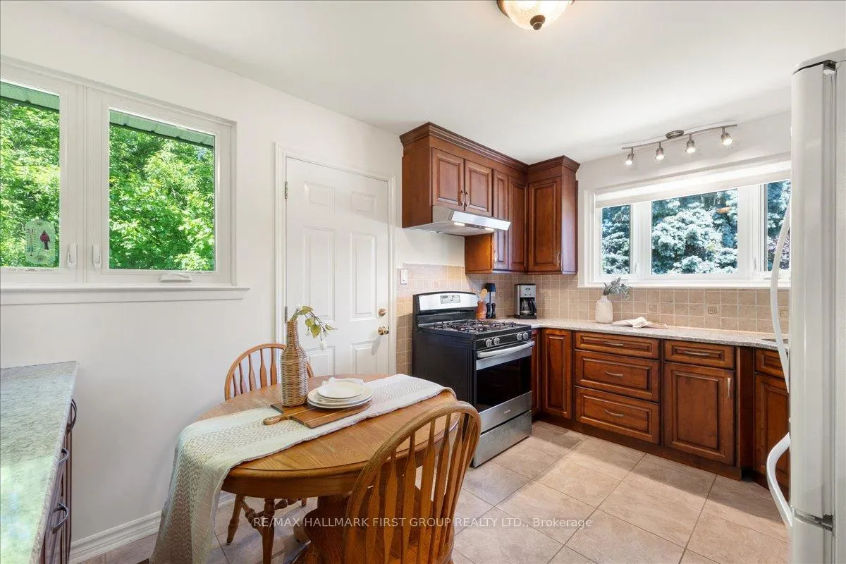 Photo 13 of 104 Marwin Road, Ajax, Central West — HOMEH