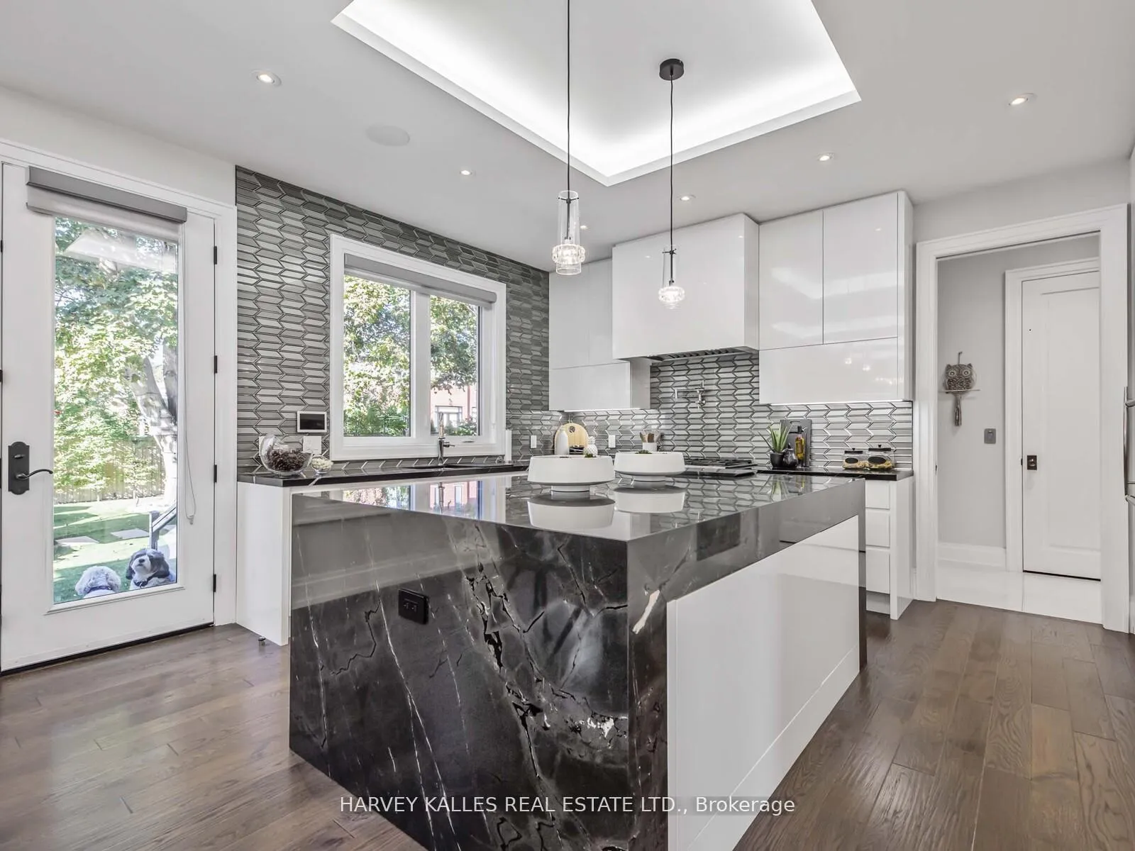 Photo 13 of 10 Malaren Road, Vaughan, Maple — HOMEH