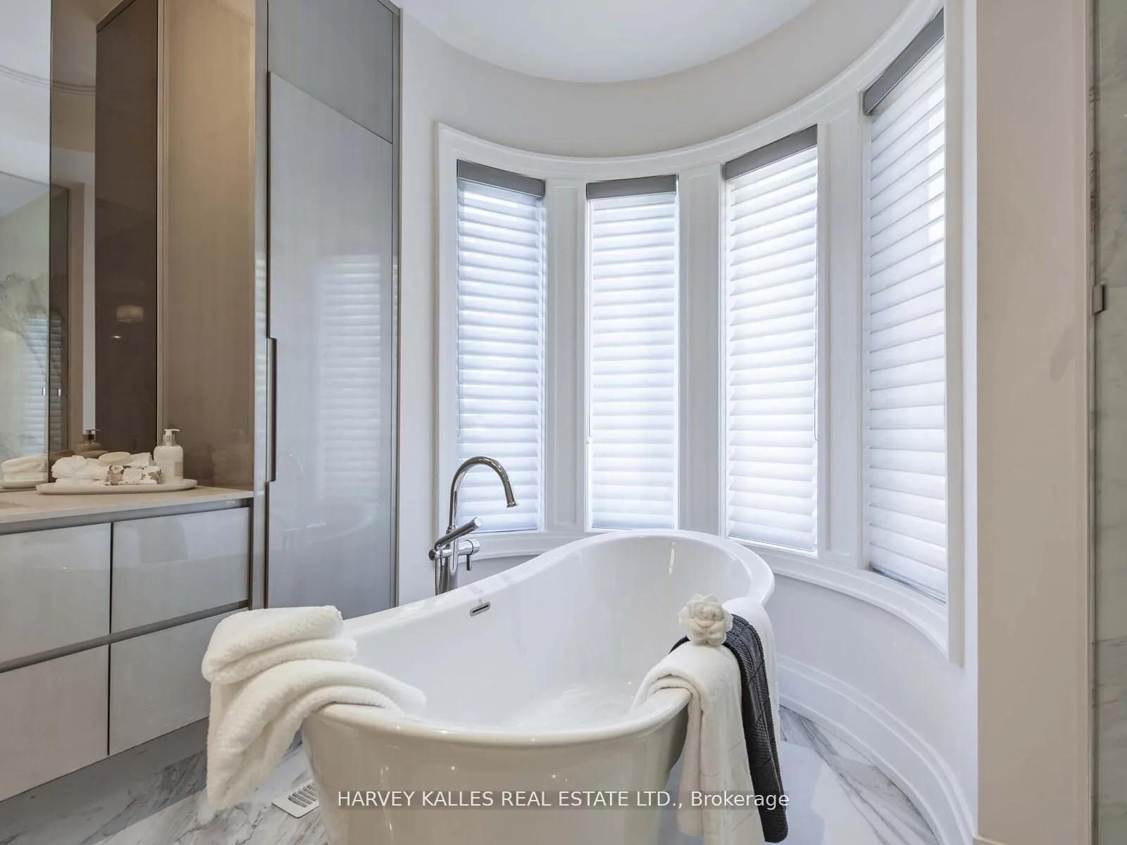 Photo 25 of 10 Malaren Road, Vaughan, Maple — HOMEH