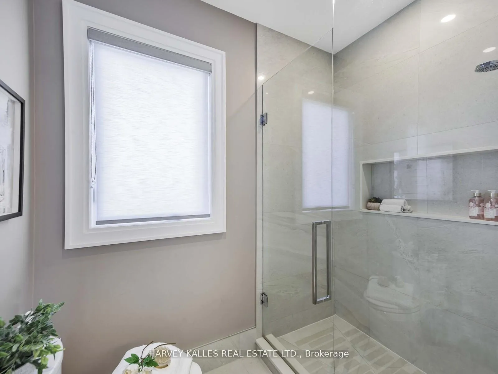 Photo 34 of 10 Malaren Road, Vaughan, Maple — HOMEH