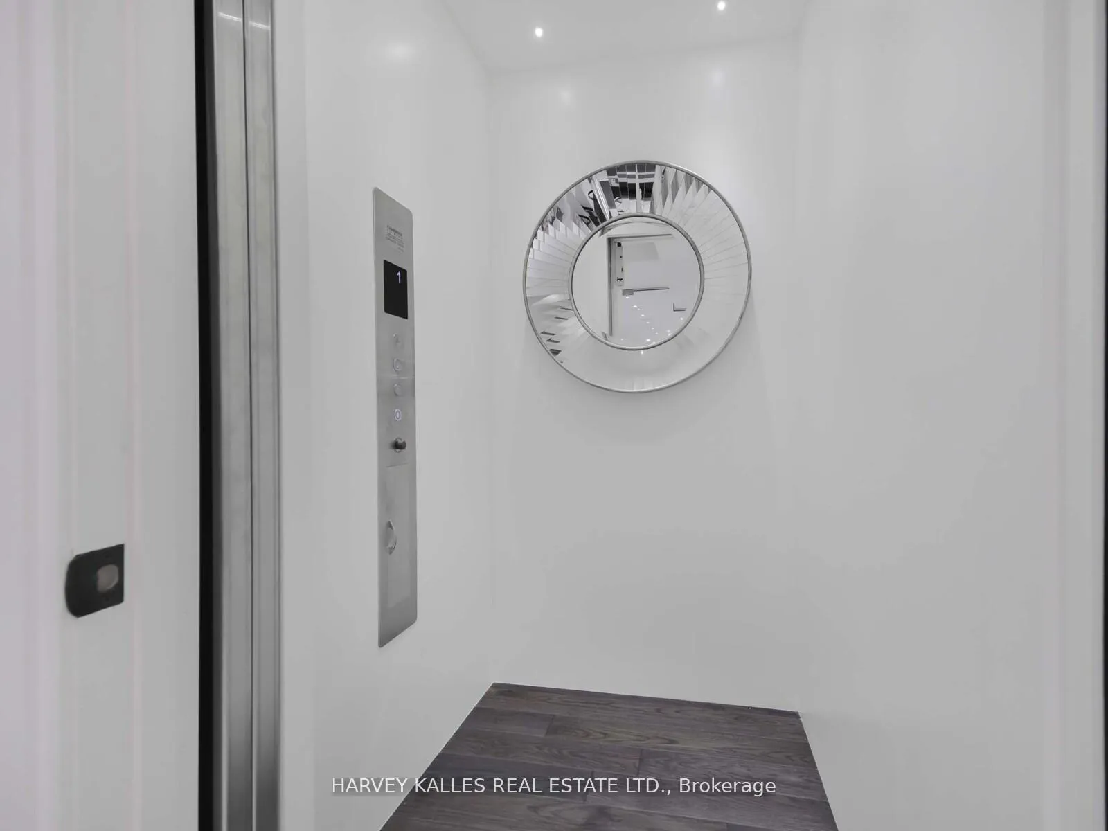 Photo 35 of 10 Malaren Road, Vaughan, Maple — HOMEH