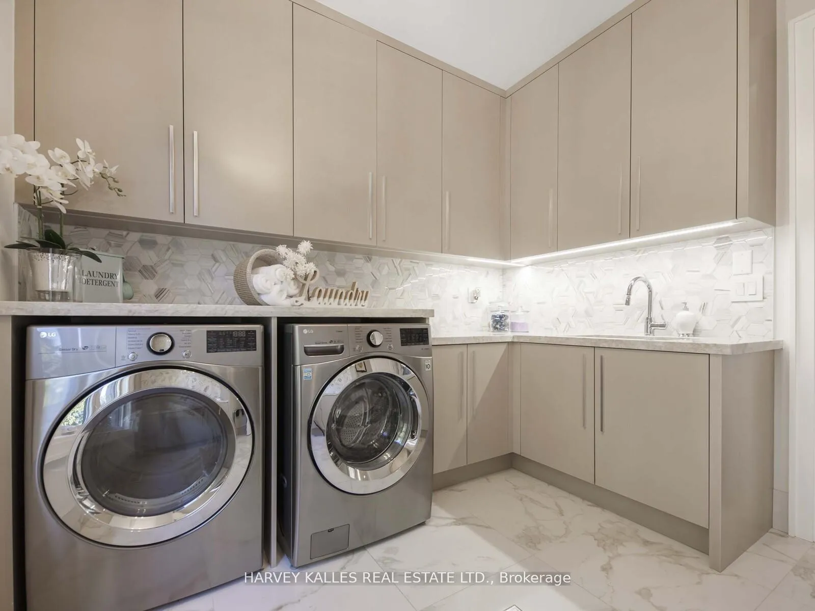 Photo 37 of 10 Malaren Road, Vaughan, Maple — HOMEH
