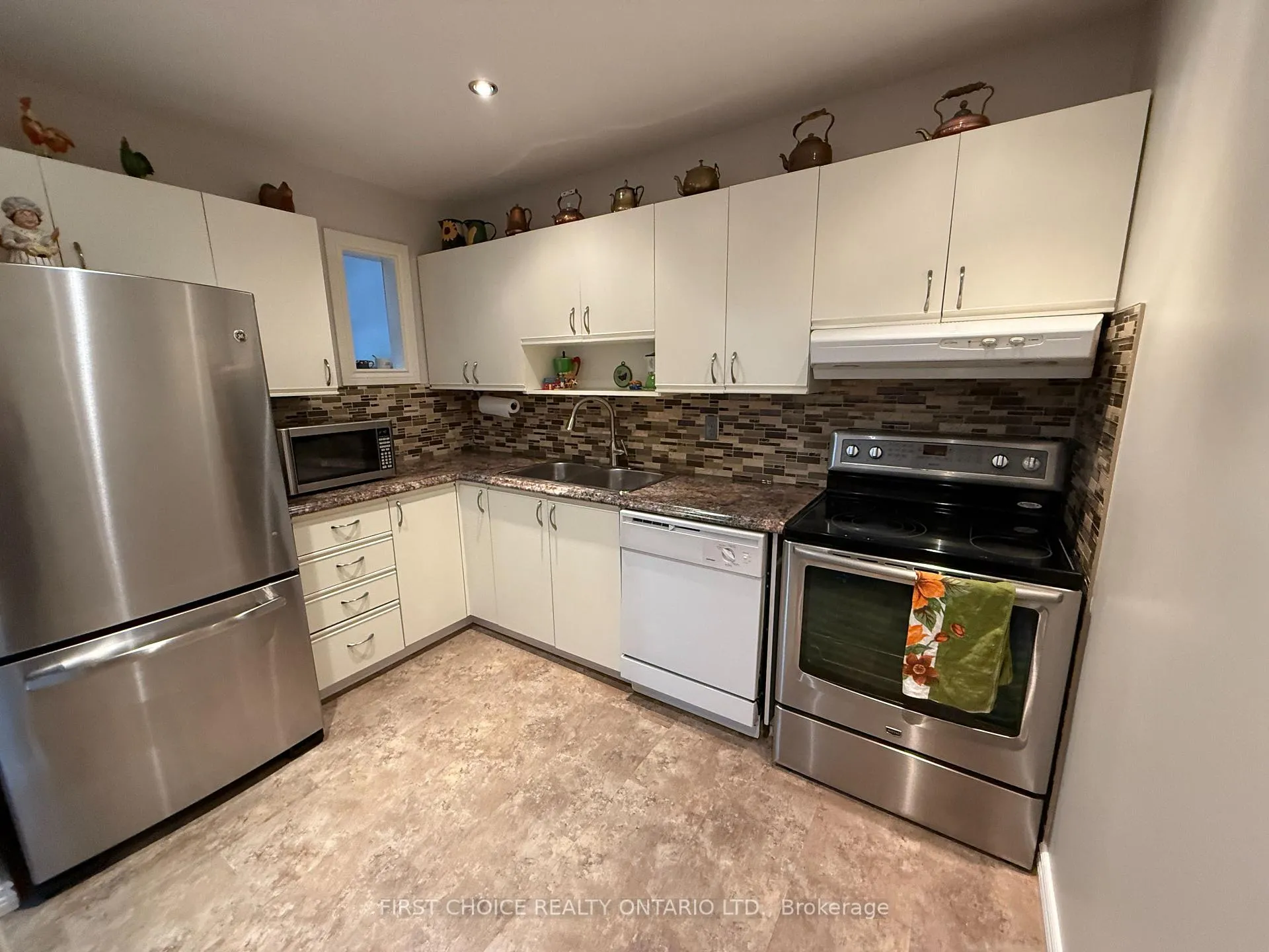 Photo 4 of Unit 13, 6463 Colony Square, Ottawa, Convent Glen North — HOMEH