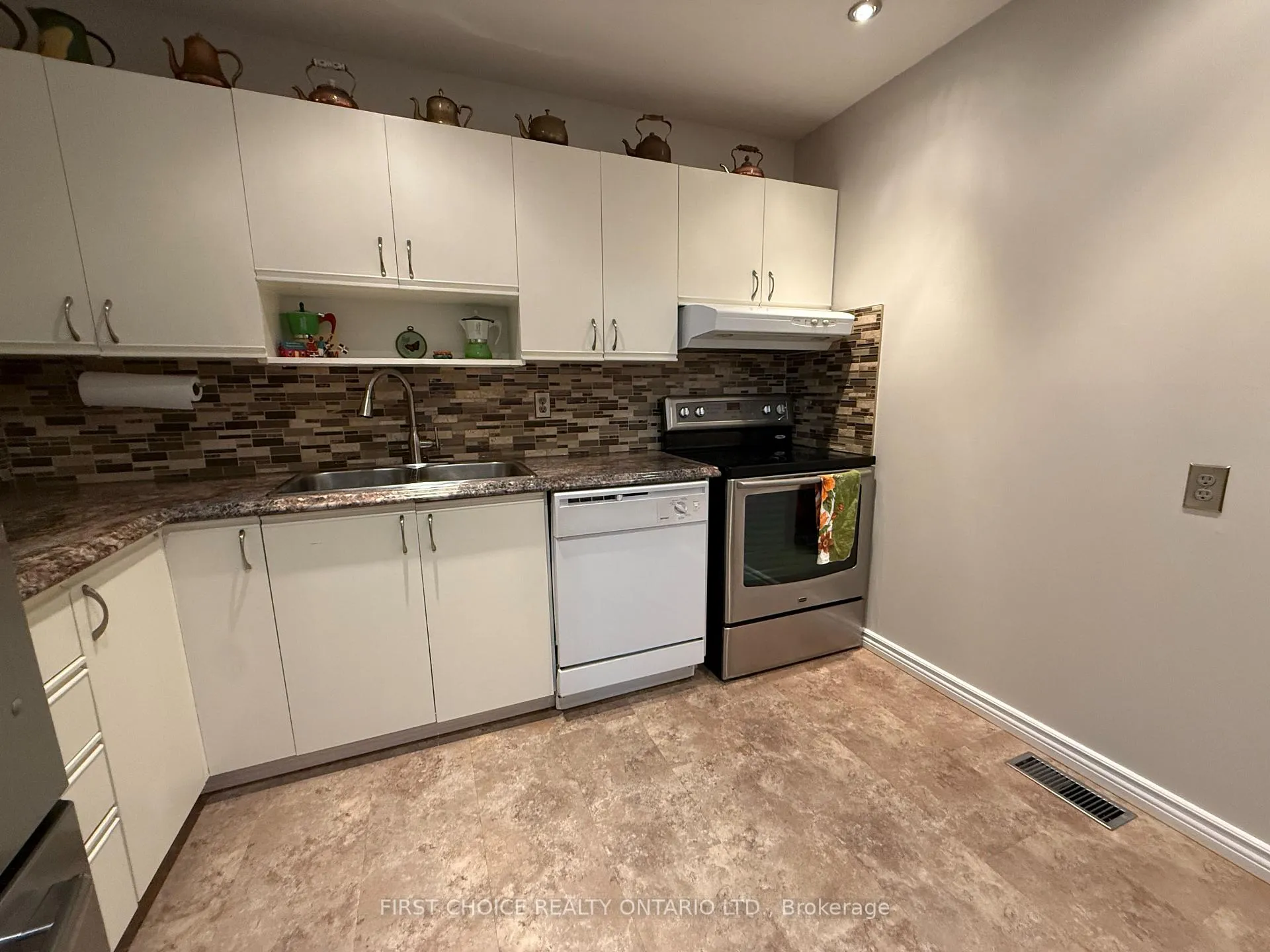 Photo 16 of Unit 13, 6463 Colony Square, Ottawa, Convent Glen North — HOMEH