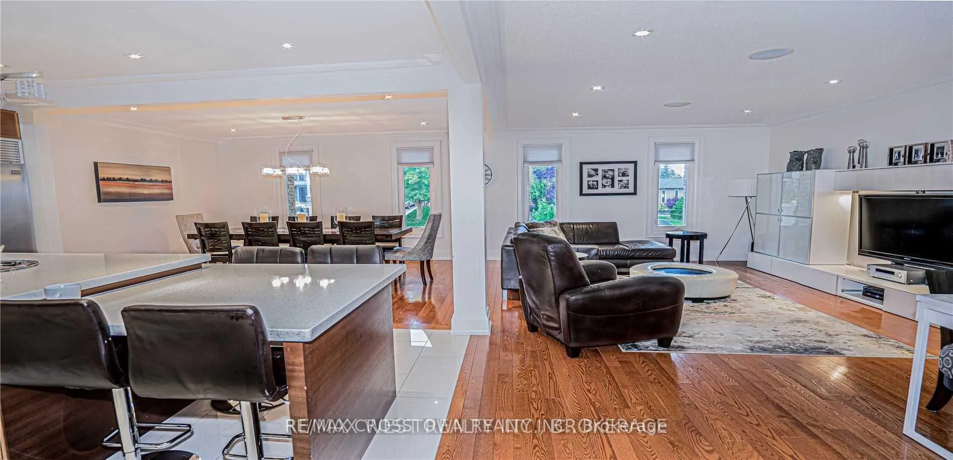 Photo 3 of 147 Ellis Avenue, King, Nobleton — HOMEH