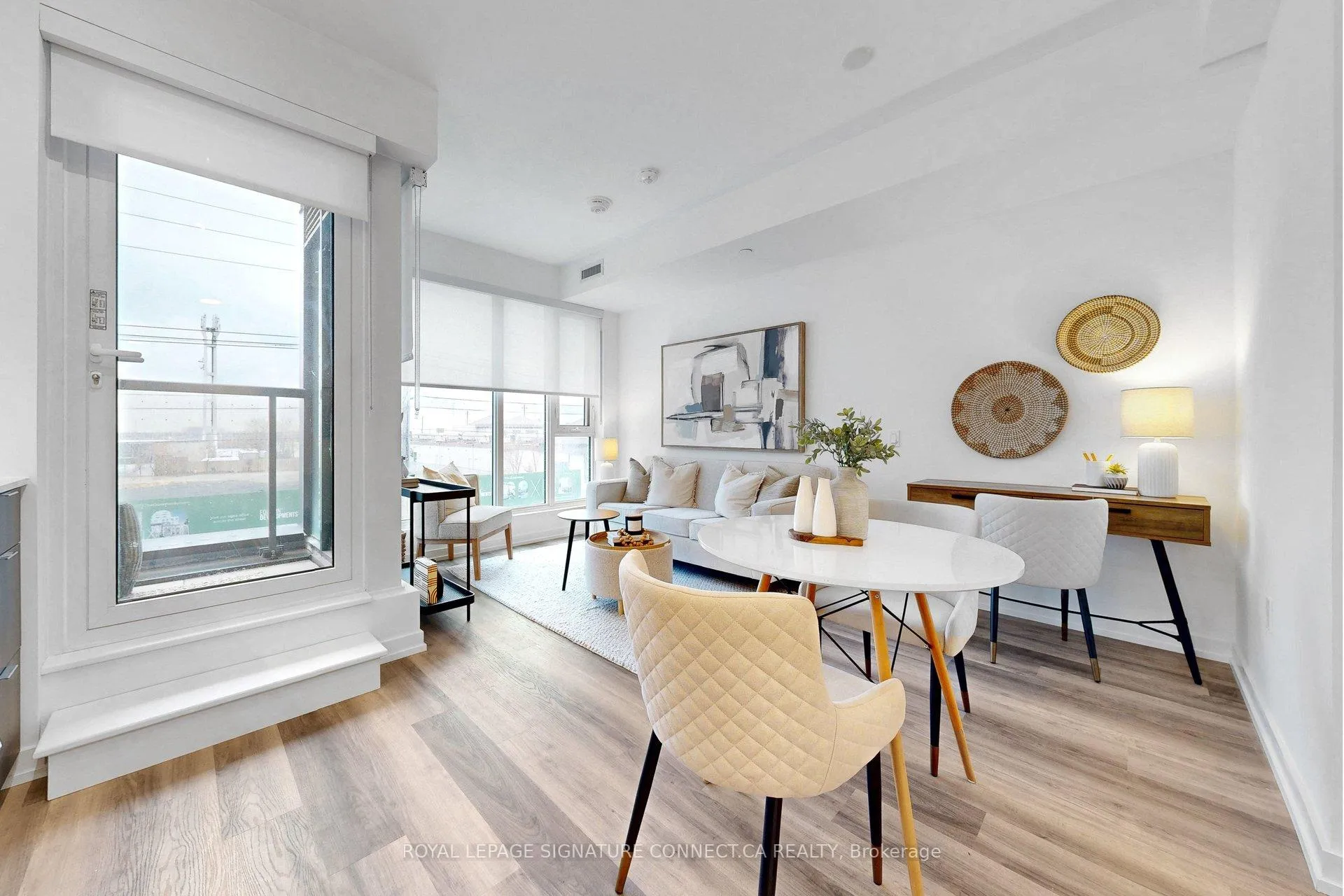 Photo 5 of Unit 208, 6 Chartwell Road, Etobicoke, Stonegate-Queensway — HOMEH