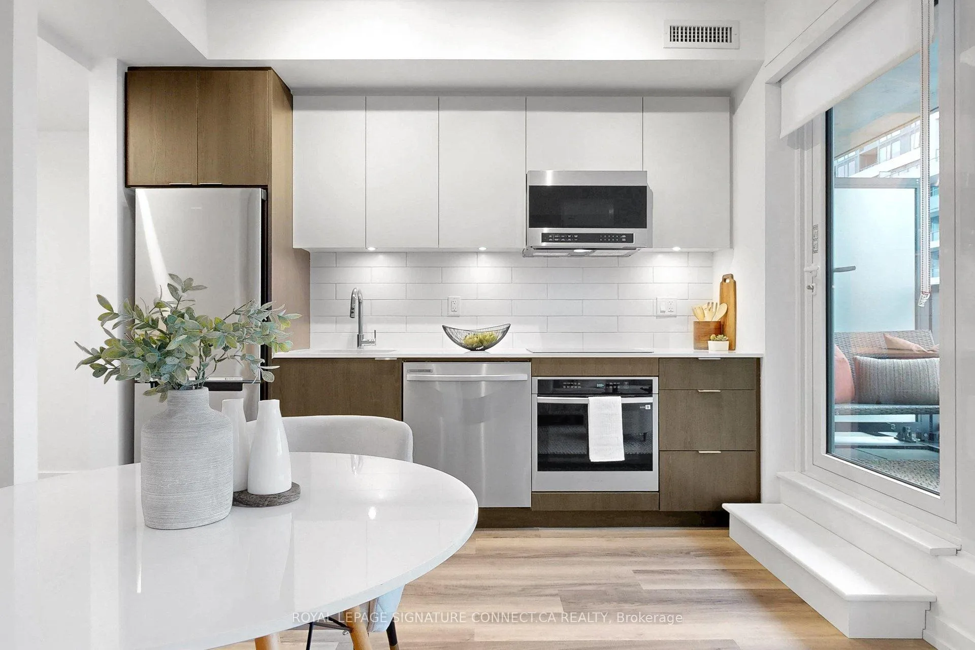 Photo 6 of Unit 208, 6 Chartwell Road, Etobicoke, Stonegate-Queensway — HOMEH