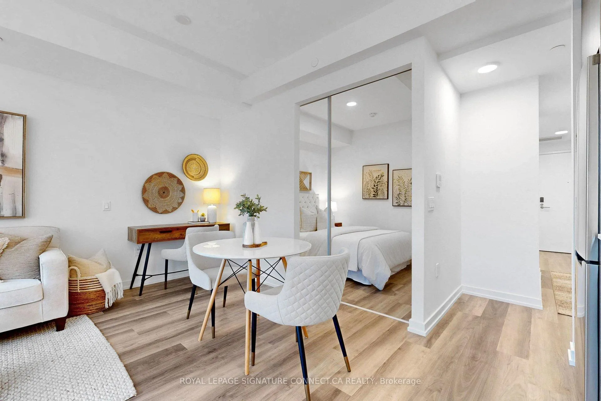 Photo 8 of Unit 208, 6 Chartwell Road, Etobicoke, Stonegate-Queensway — HOMEH