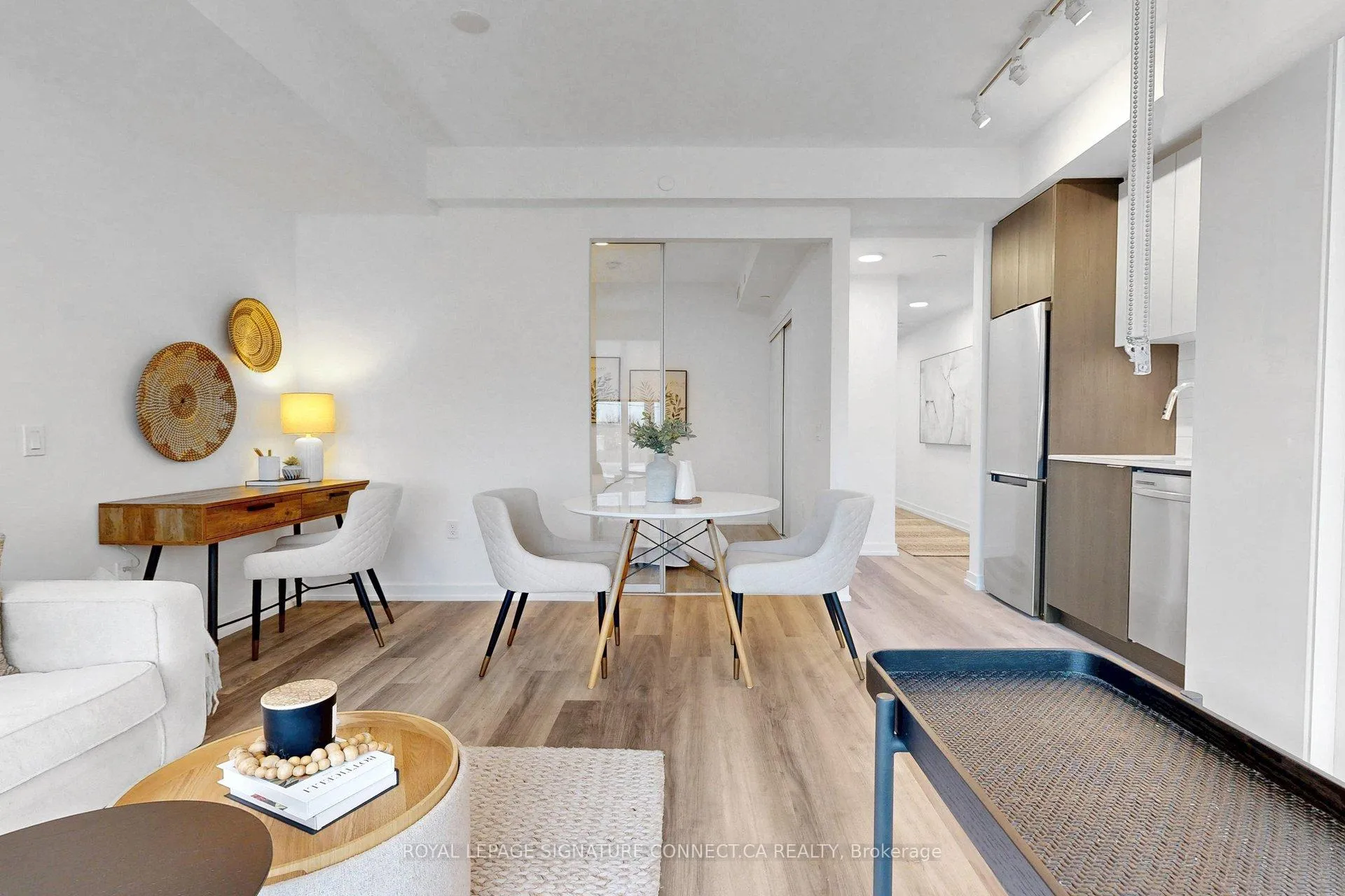Photo 11 of Unit 208, 6 Chartwell Road, Etobicoke, Stonegate-Queensway — HOMEH