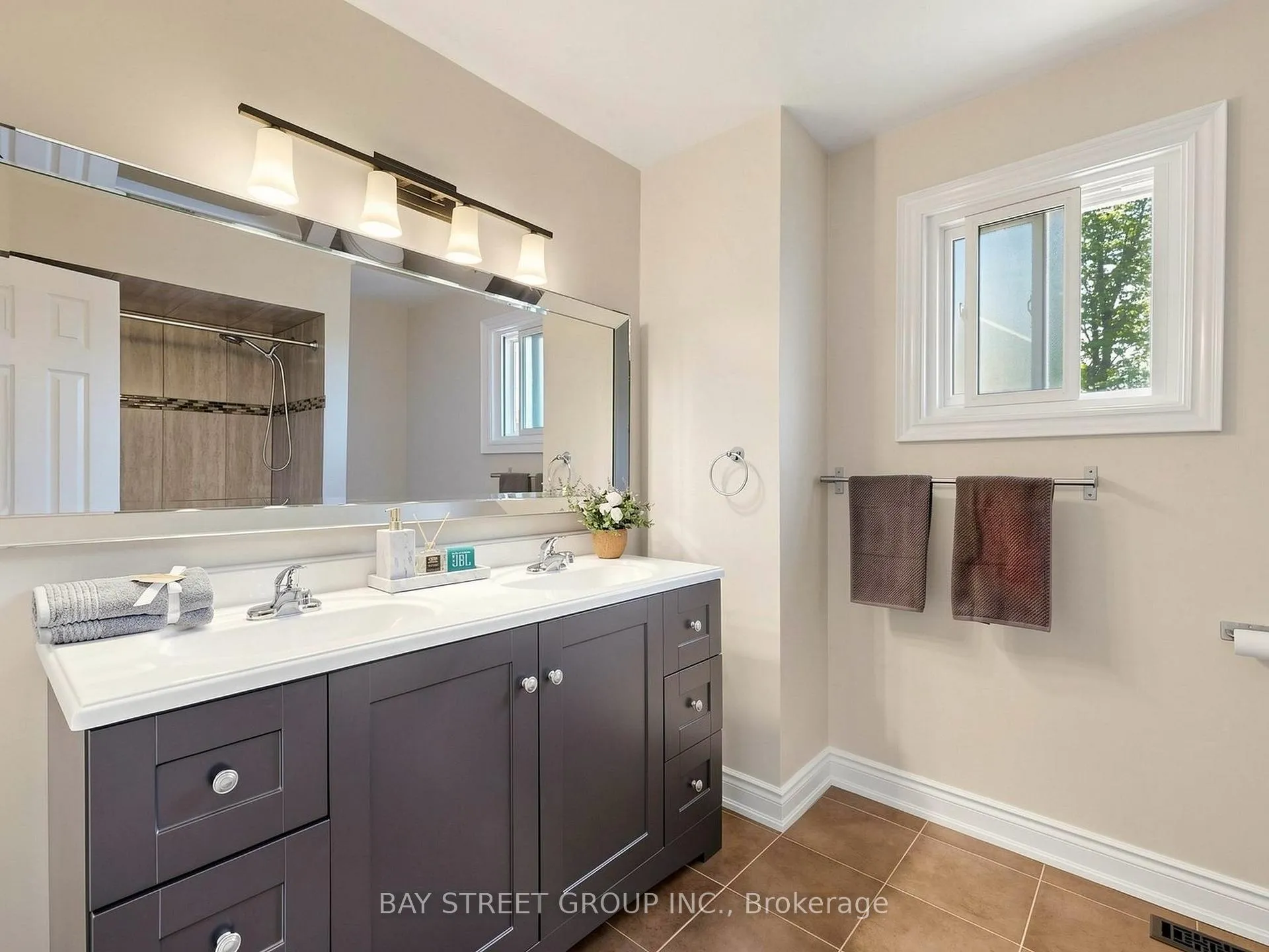 Photo 26 of 46 Valleyview Road, Markham, Thornlea — HOMEH