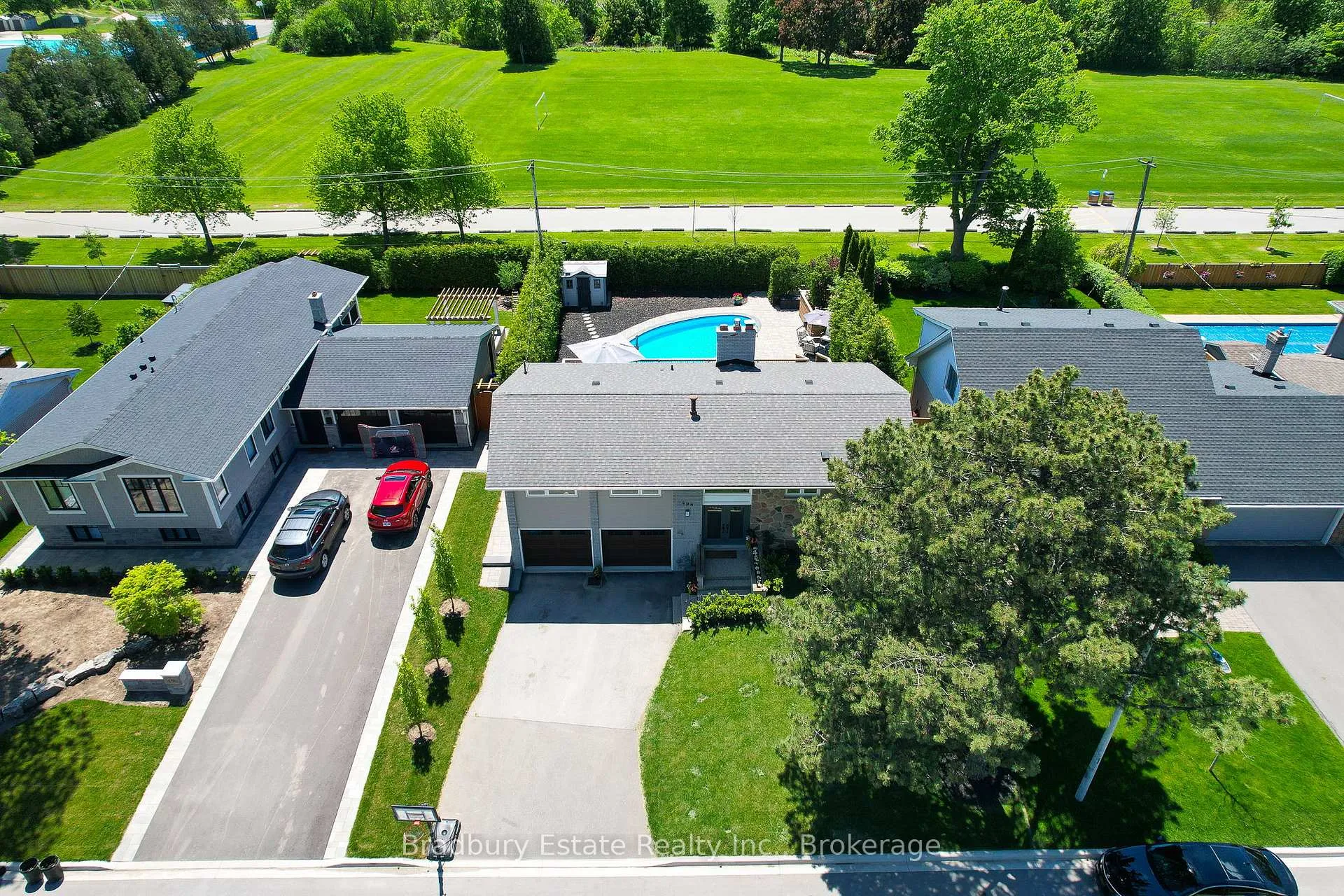 Photo 3 of 498 Wicklow Road, Burlington, Shoreacres — HOMEH