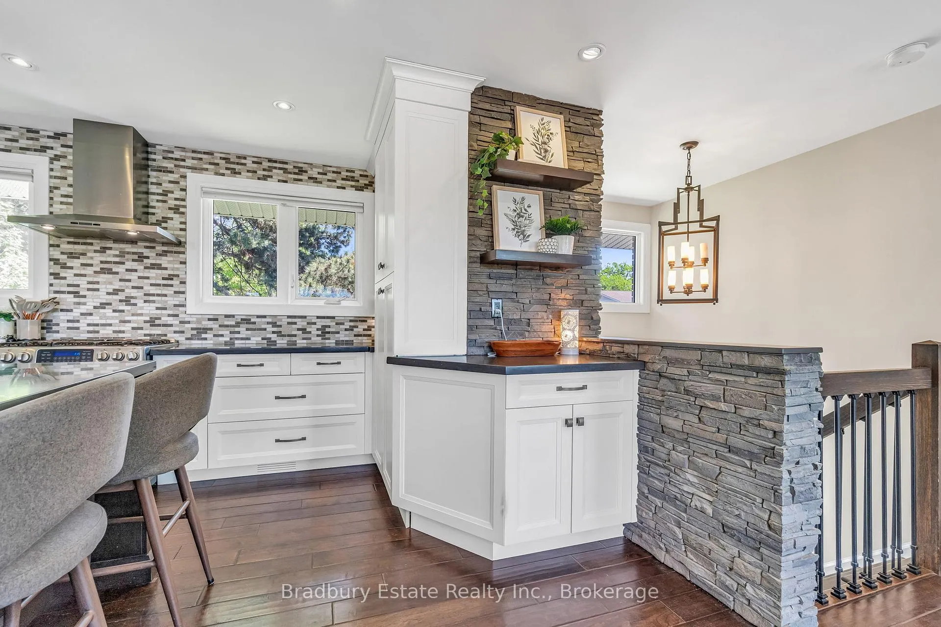 Photo 7 of 498 Wicklow Road, Burlington, Shoreacres — HOMEH