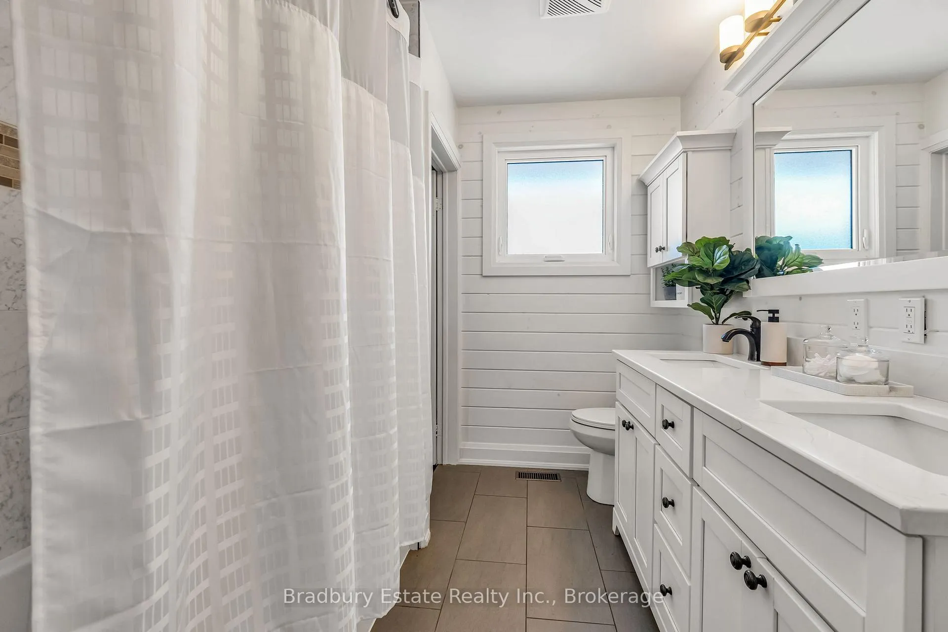 Photo 18 of 498 Wicklow Road, Burlington, Shoreacres — HOMEH