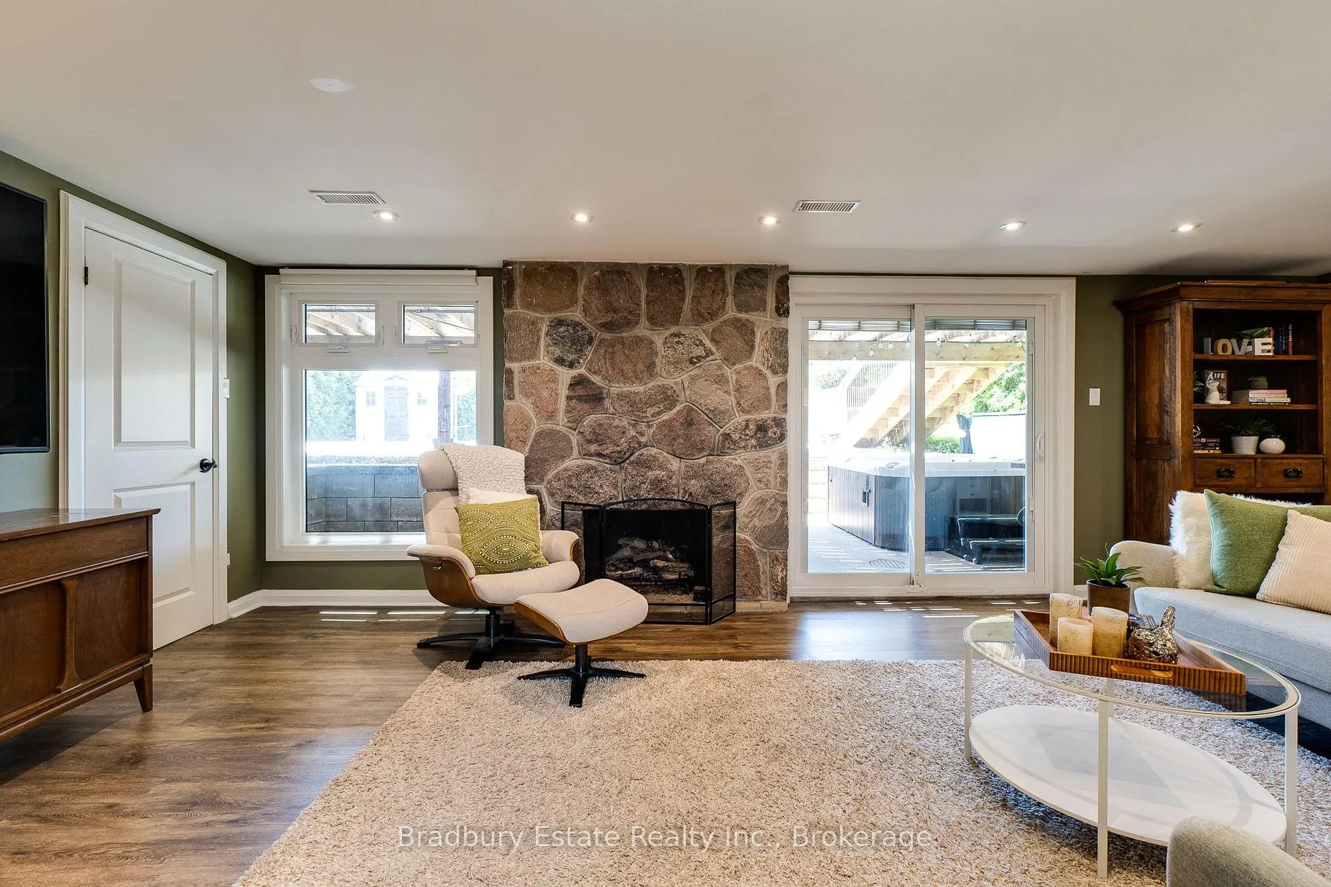 Photo 21 of 498 Wicklow Road, Burlington, Shoreacres — HOMEH