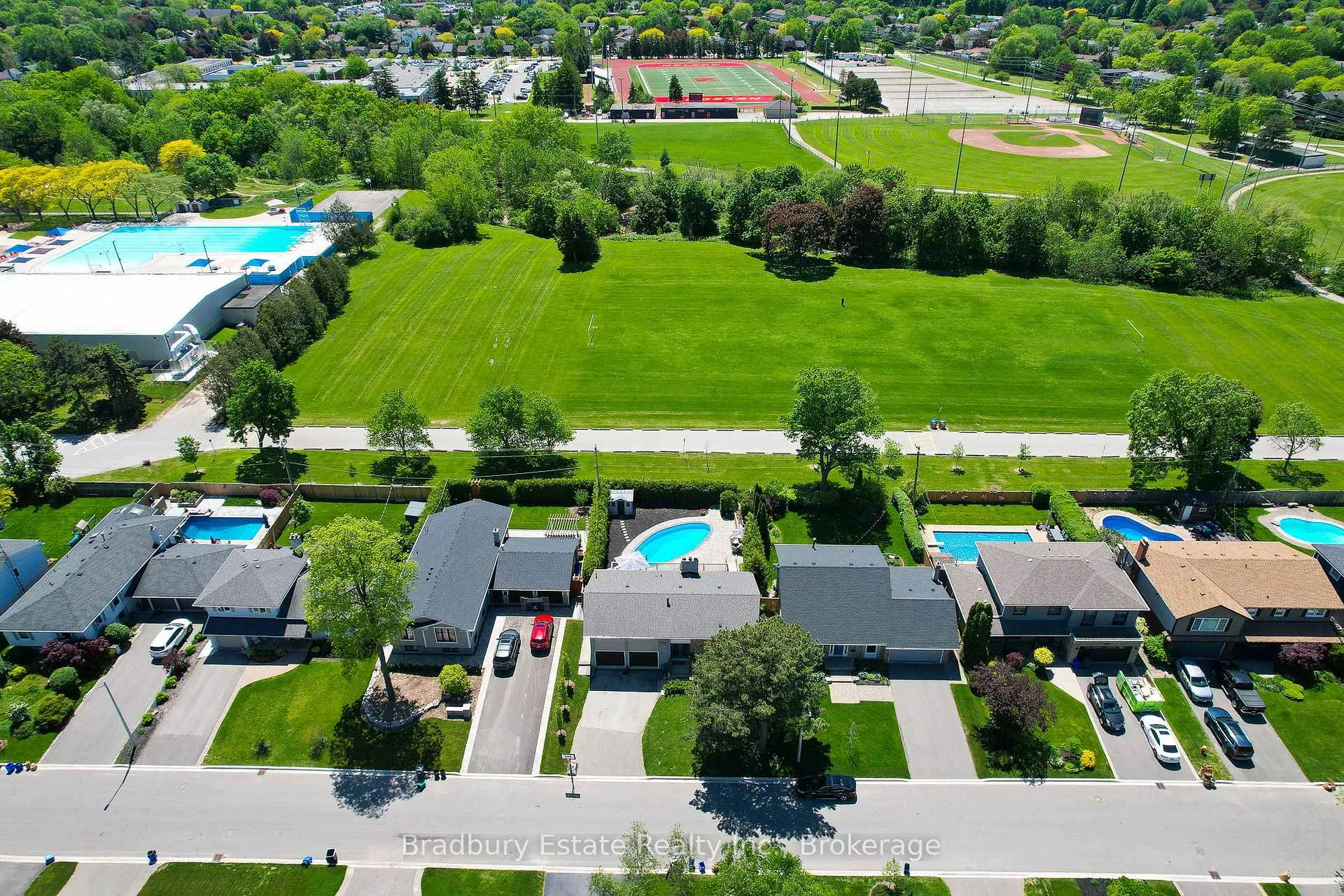 Photo 36 of 498 Wicklow Road, Burlington, Shoreacres — HOMEH