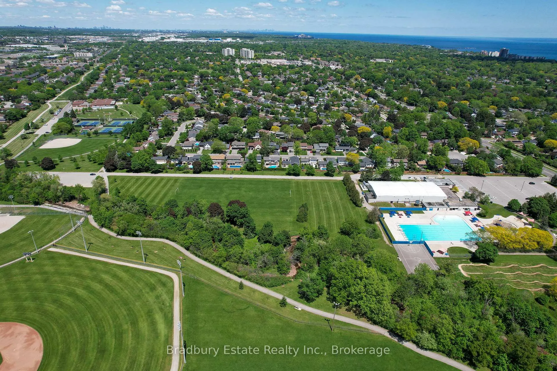 Photo 39 of 498 Wicklow Road, Burlington, Shoreacres — HOMEH