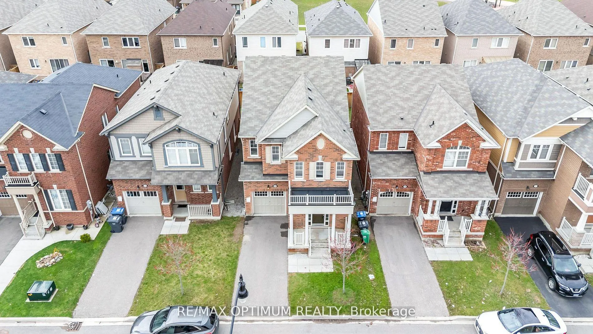 Photo 2 of 11 Emerald Coast Trail, Brampton, Northwest Brampton — HOMEH